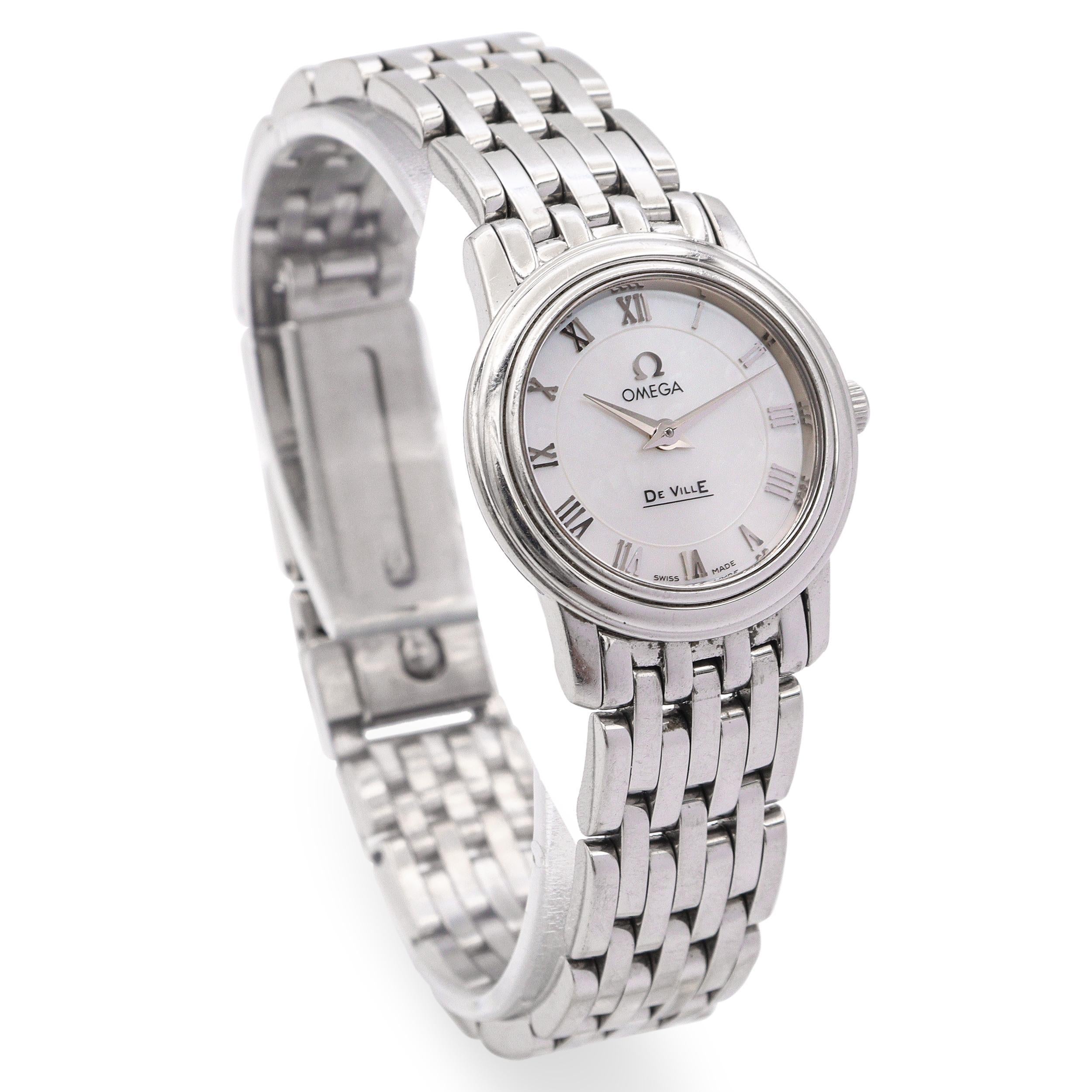 Omega De Ville Prestige Mother of Pearl Dial Quartz Women's Watch In Good Condition For Sale In New York, NY