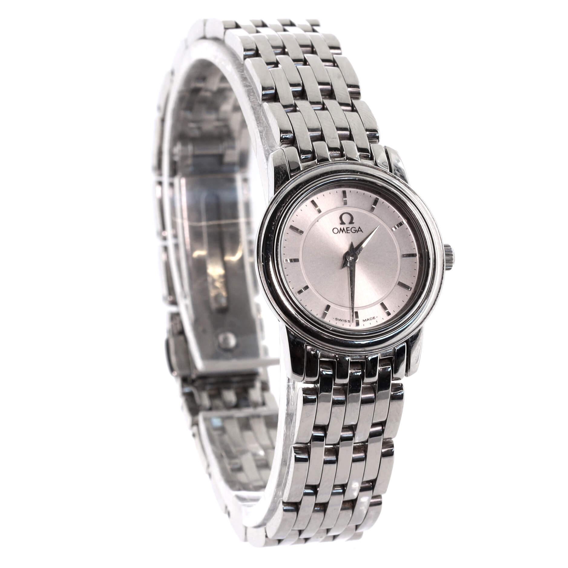 Condition: Great. Minor scratches and wear throughout. Wear and scratches on case and bracelet.
Accessories: No Accessories
Measurements: Case Size/Width: 22mm, Watch Height: 6mm, Band Width: 12mm, Wrist circumference: 6.25