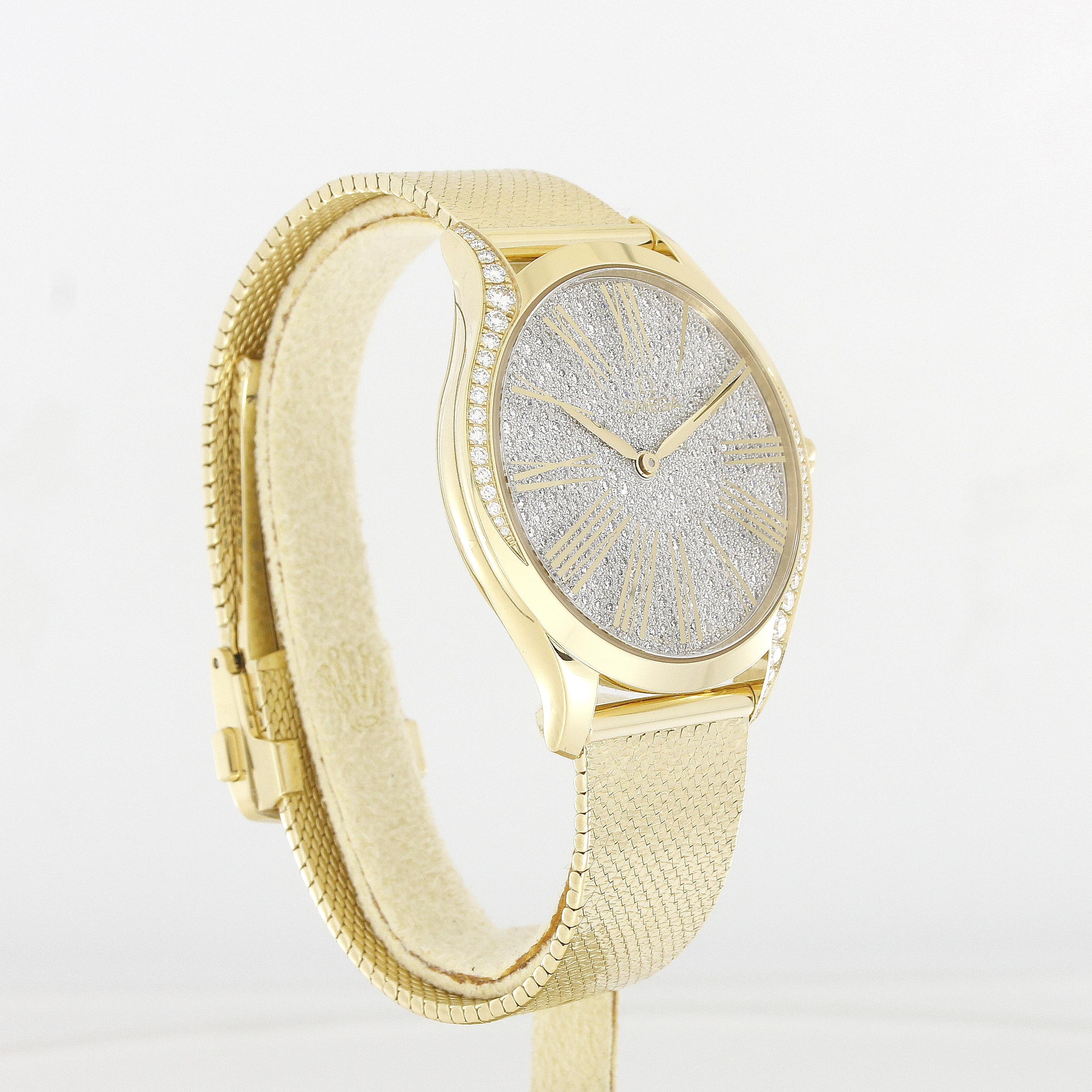Omega De Ville Trésor Ladies Wristwatch 428.55.36.60.99.002 Yellow Gold Diamonds In Excellent Condition For Sale In Berlin, DE