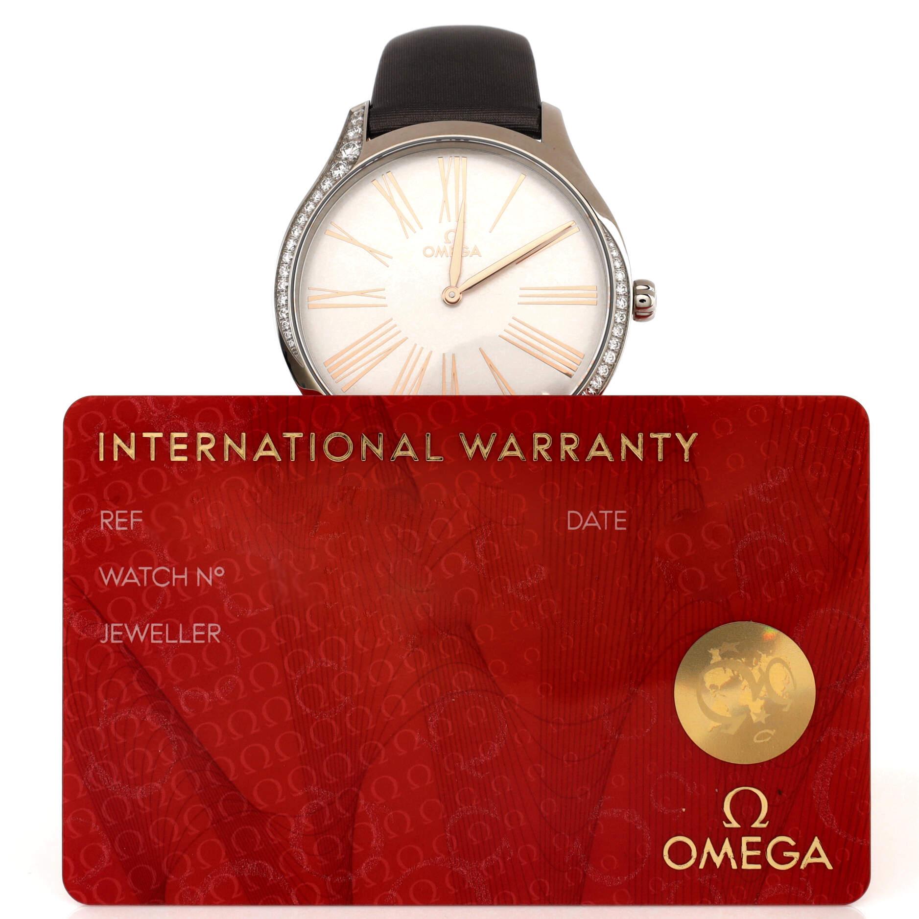 Condition: Excellent. Minimal wear throughout case and strap.
Accessories: Warranty Card - Undated
Measurements: Case Size/Width: 39mm, Watch Height: 10mm, Band Width: 19mm, Wrist circumference: 6.25
