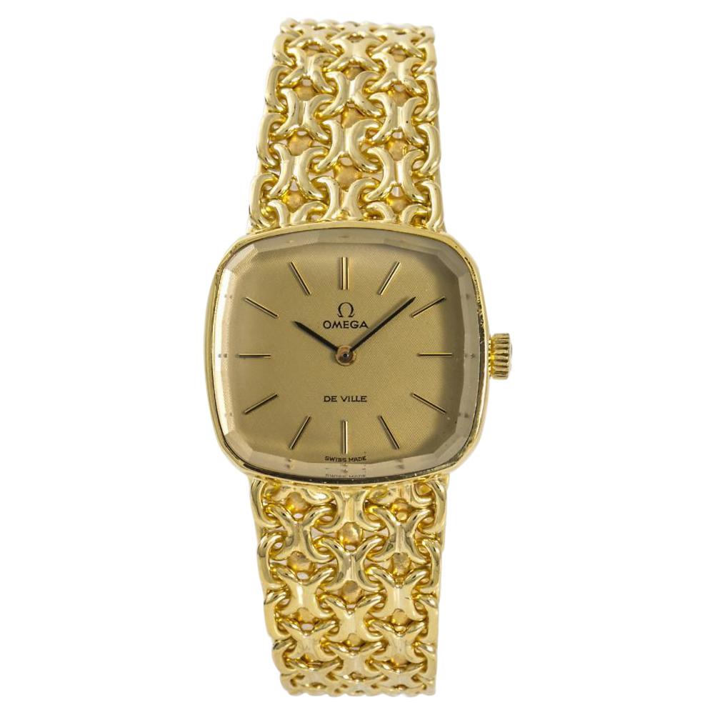 Omega De Ville Womens Hand Winding Vintage Watch 50.8 Gram 18 Karat Yellow Gold For Sale