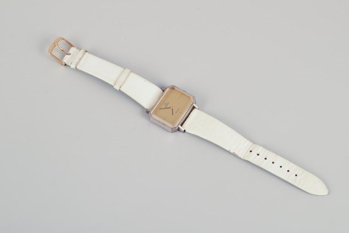 Omega De Ville. Armbanduhr mit weißem Lederarmband. Ca. 1980. im Zustand „Hervorragend“ in bronshoj, DK