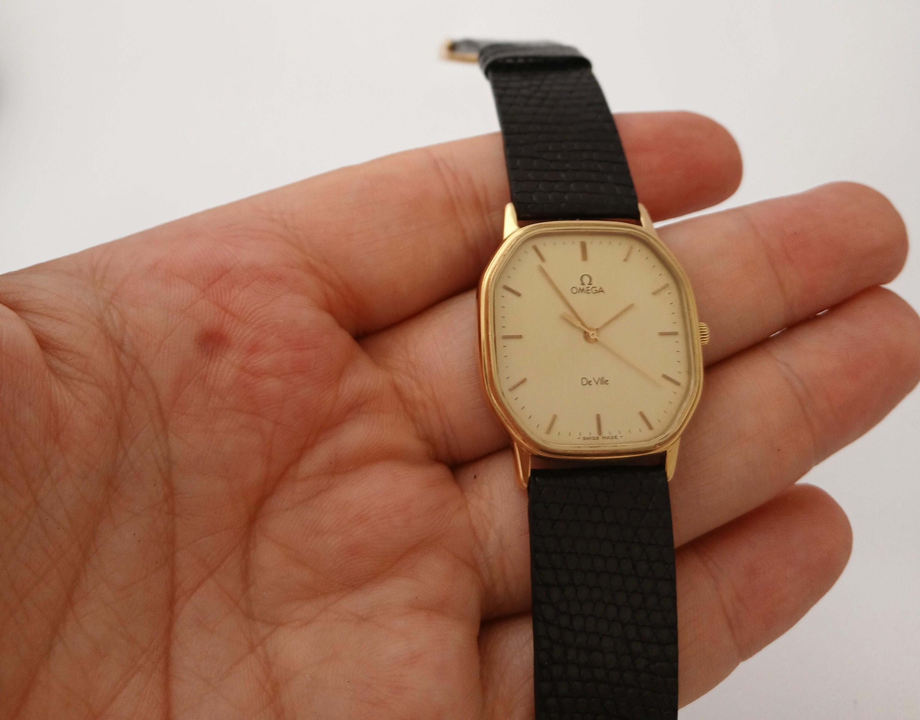 Omega Del1950031417 Golden Dial Gold Plated Tonneau Case Men's Wat en vente 7