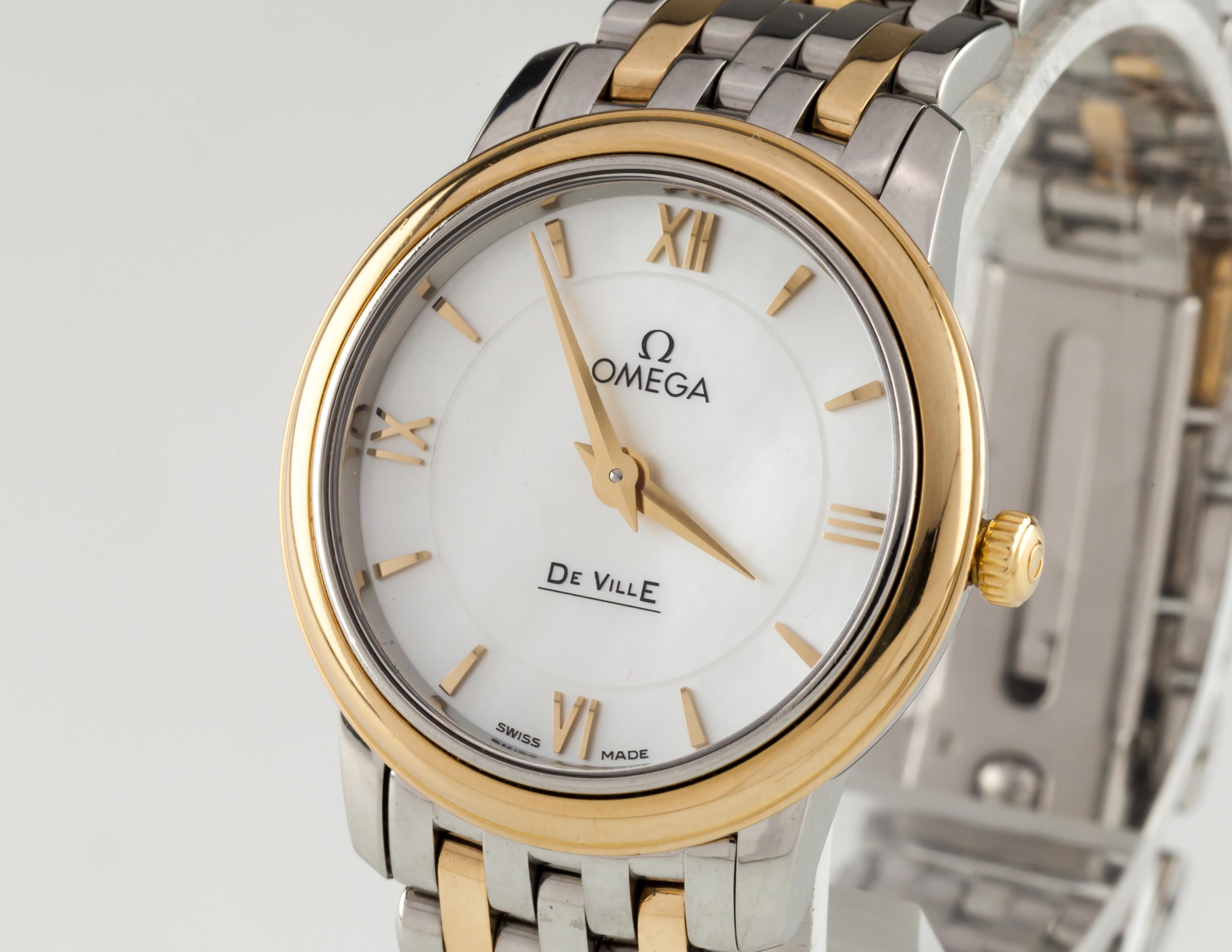 Moderne Omega Montre pour femme DeVille Prestige en quartz bicolore avec pochette et papiers, avec montre et cadran en vente