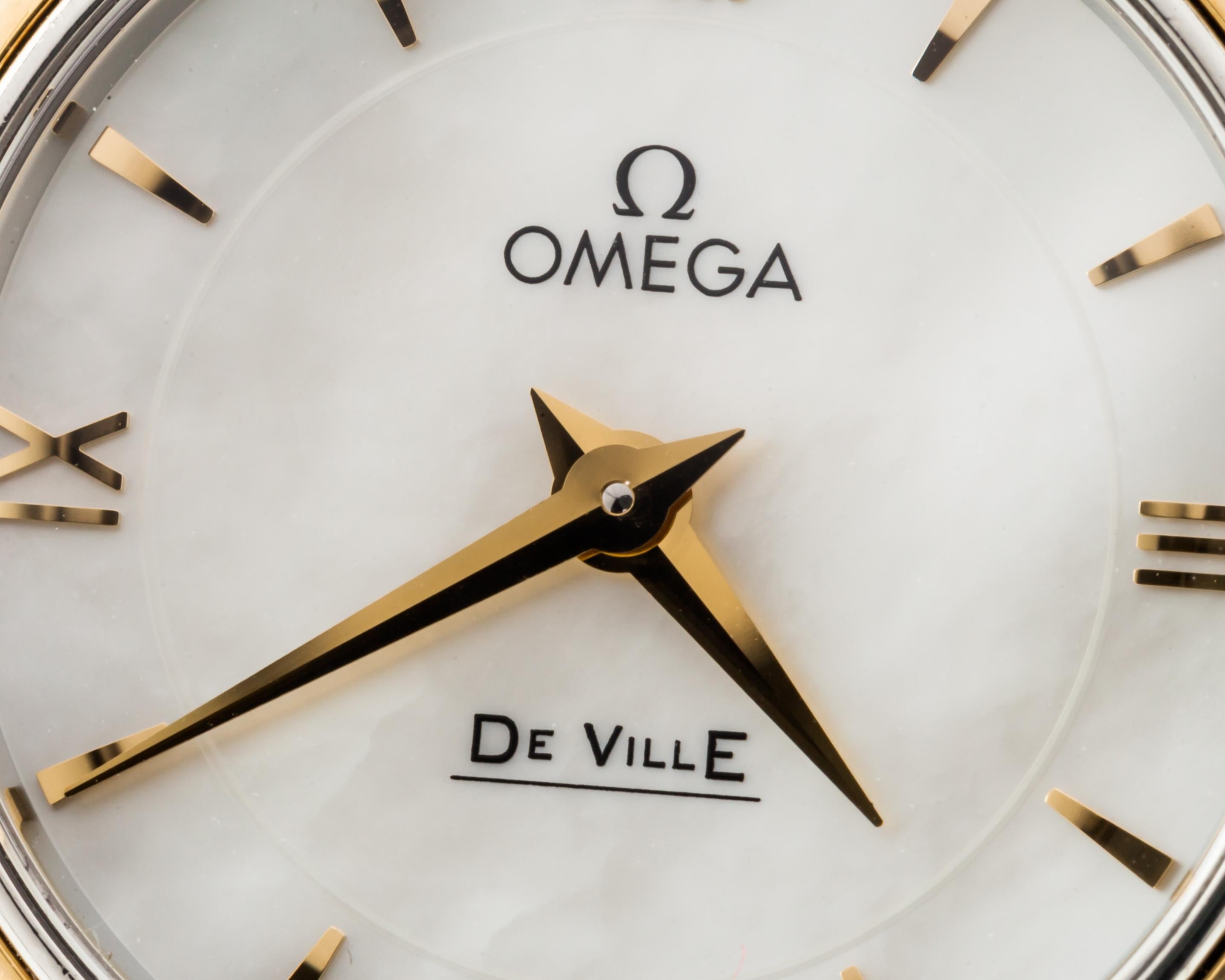 Omega Montre pour femme DeVille Prestige en quartz bicolore avec pochette et papiers, avec montre et cadran Pour femmes en vente