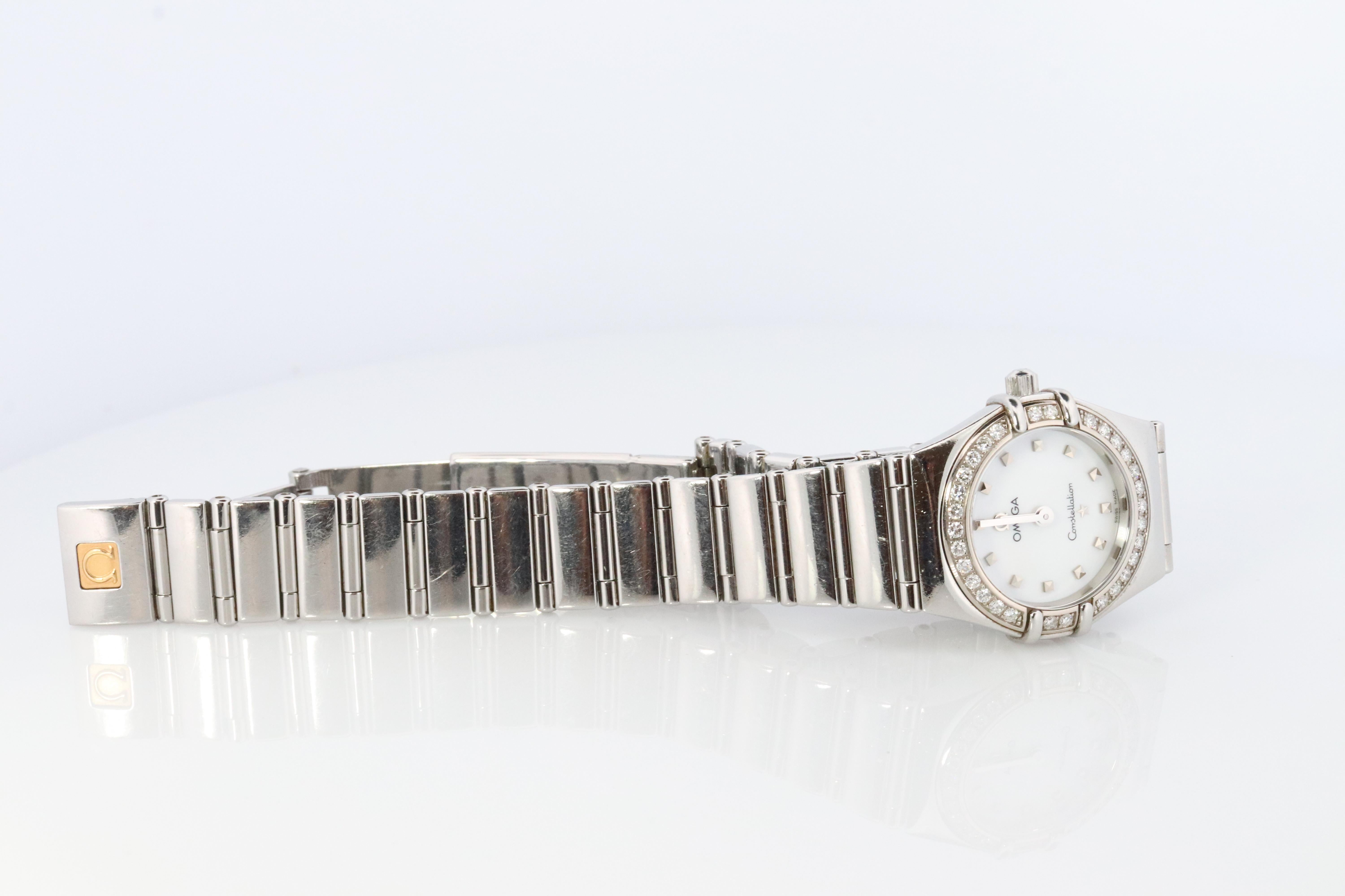 Omega Diamantuhr. Authentische Damen Omega 1465.71 Konstellation Perlmutt. im Zustand „Gut“ in Port Charlotte, FL
