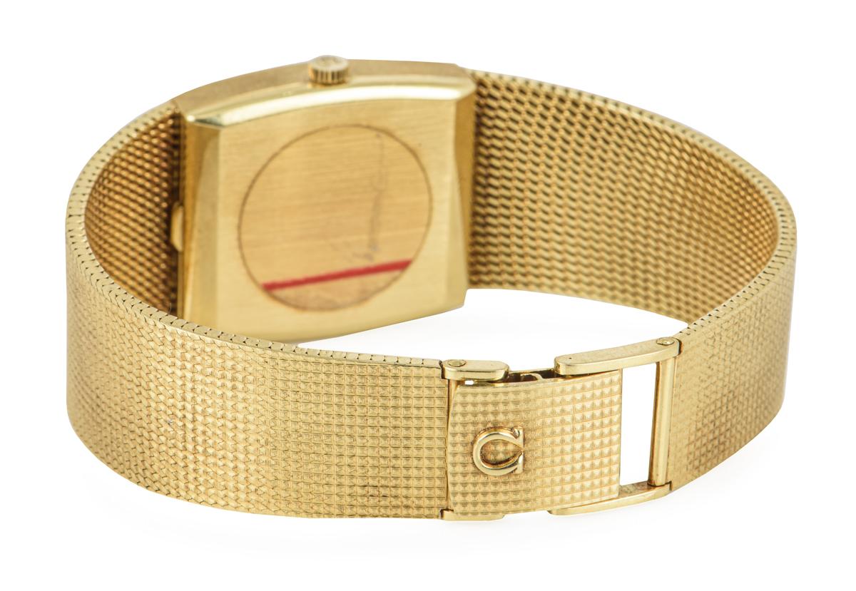 Omega Dress Watch Diamond Coral Dial Yellow Gold In Excellent Condition In London, GB