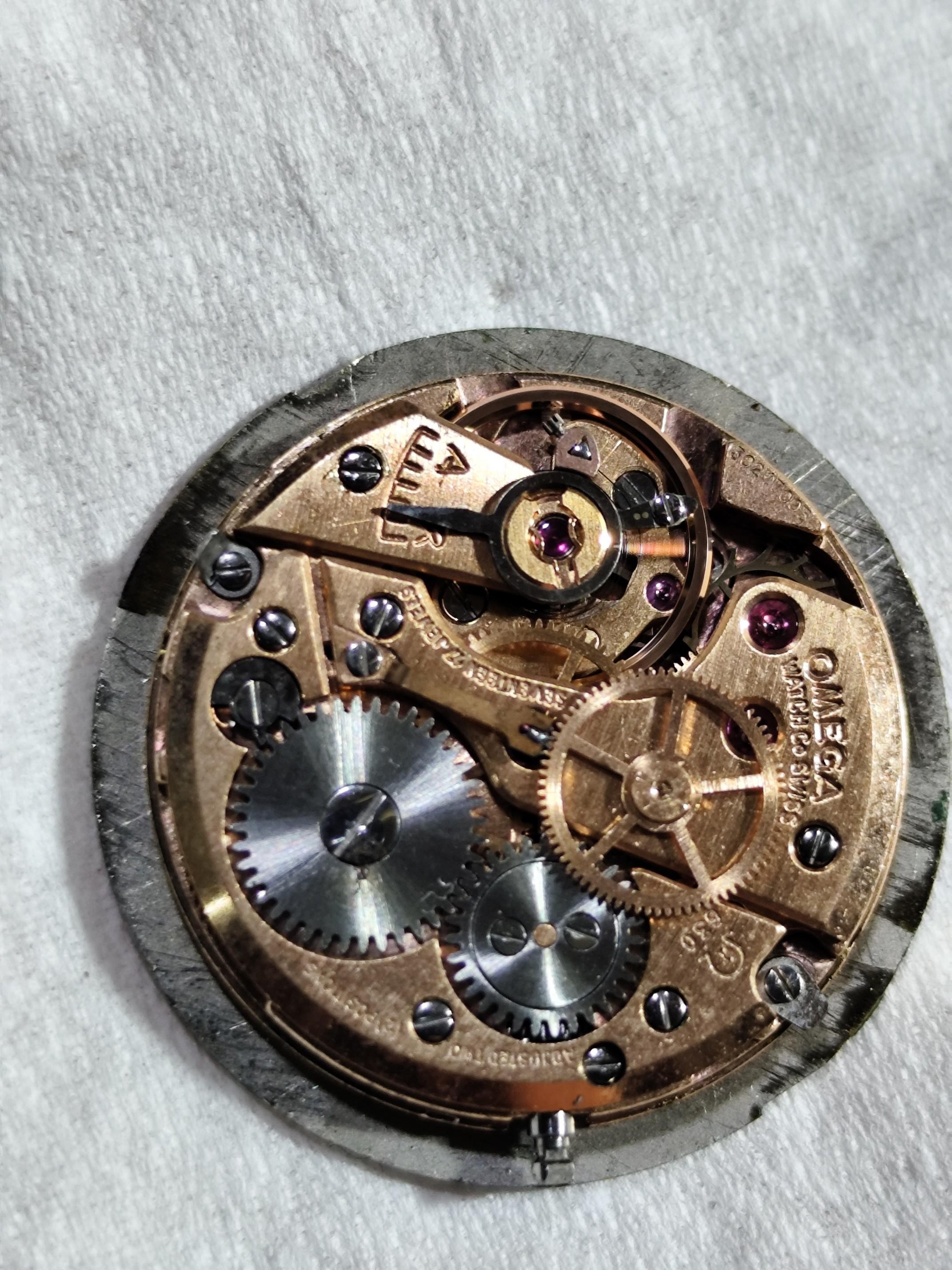 Omega Dynamic ST535015 ( 565015 )Cal. 630 Manuale Raro Orologio con Quadrante Verde in vendita 9