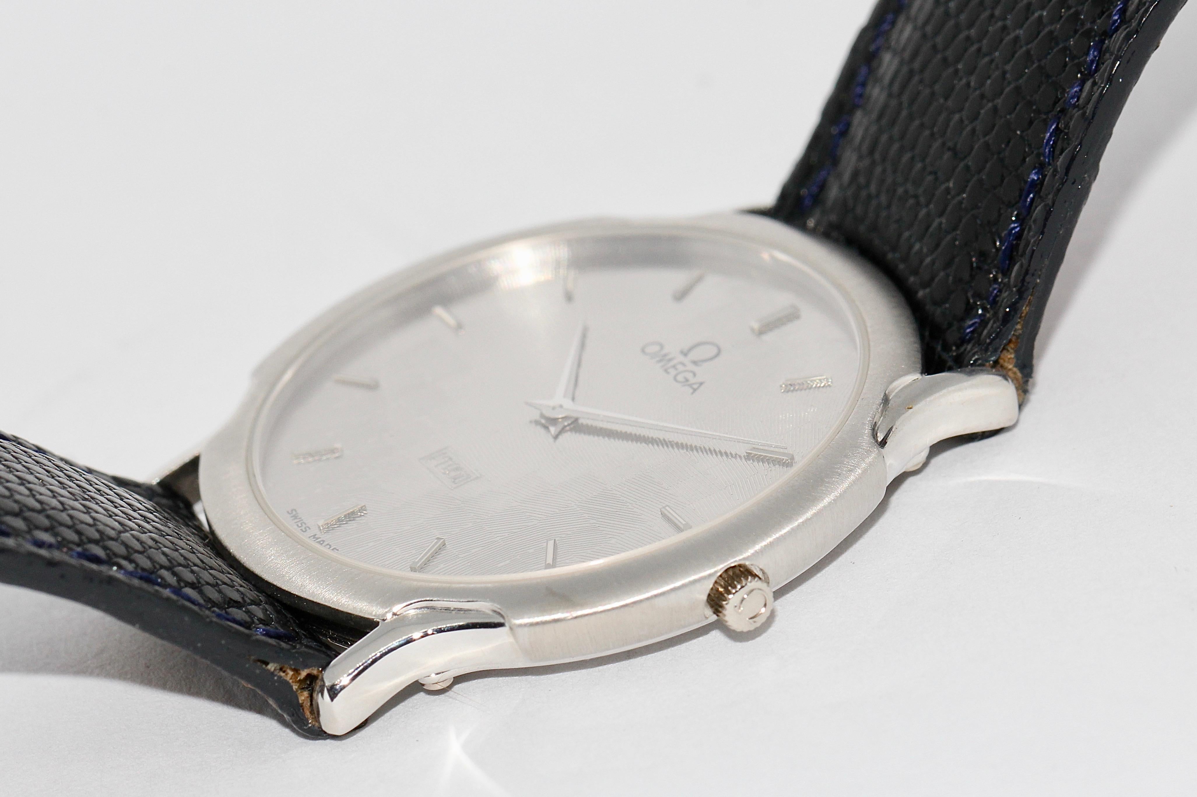 Women's or Men's Omega Flat Platinum Wristwatch