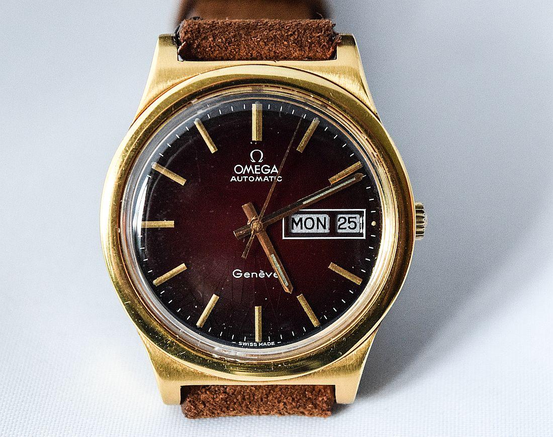 Omega Geneve Automatik Tag Datum
Attraktives schwarzes Original-Zifferblatt
Vergoldetes Gehäuse und verschraubter Stahlboden.
Goldene Markierungen und goldene Zeiger mit goldener Zentralsekunde - Stahl
Omega-Wickler.
1970'sZ 14
Rückseite Außen