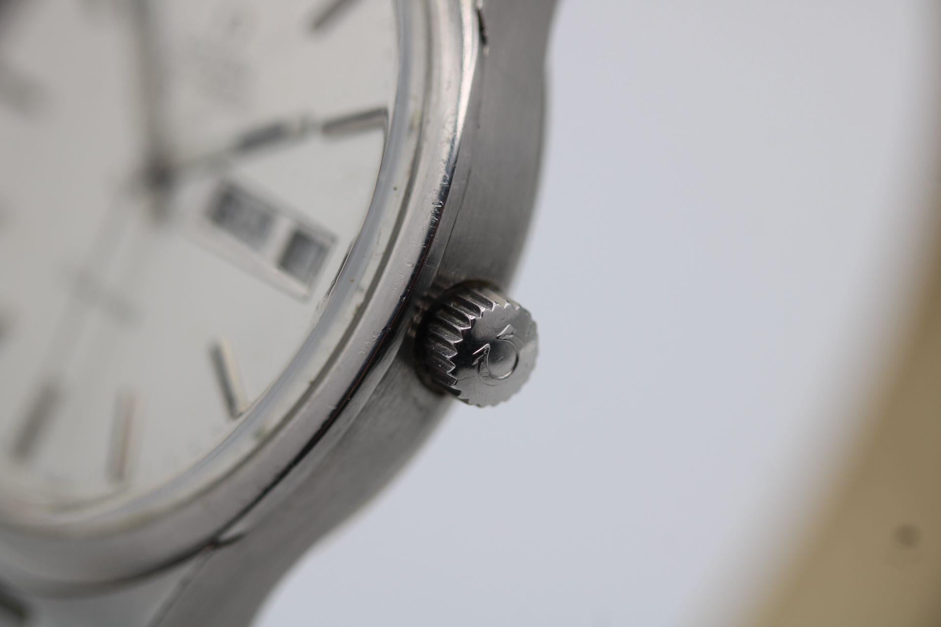 This day date version of the Omega Geneve 1660173 is dated to 1973 and gives a lot of watch for the money! This automatic watch is working exceptionally well at just a few seconds plus per day.

This Omega Geneve has a 36mm stainless steel case with