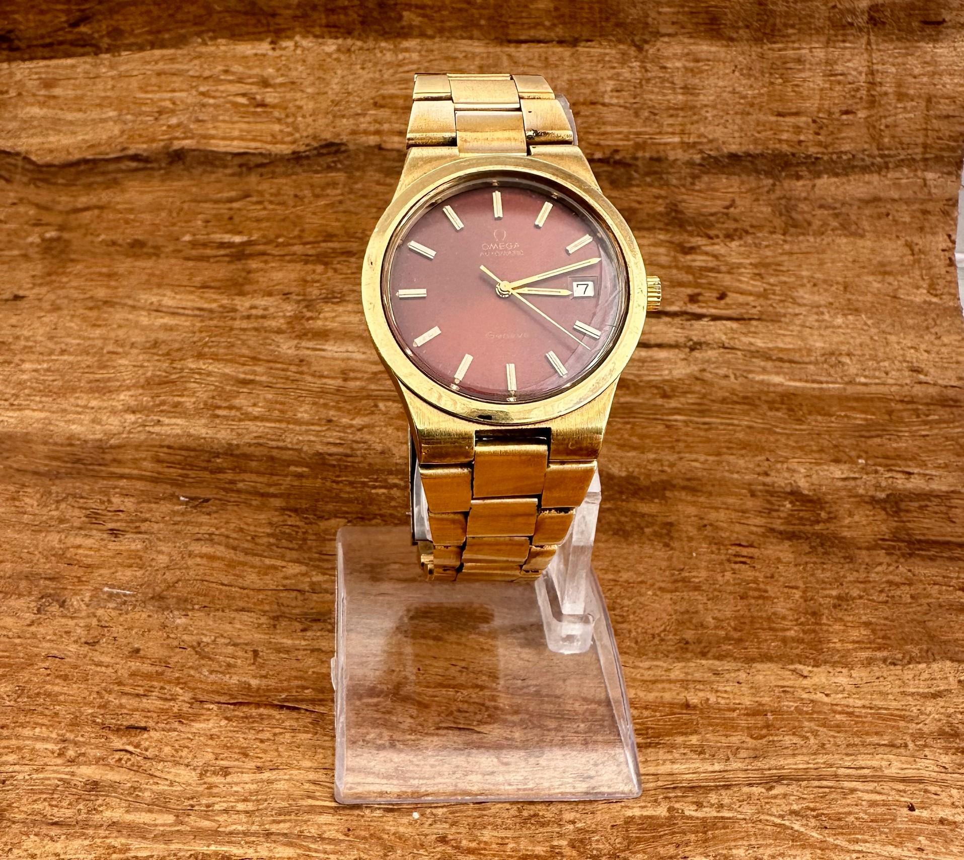 Omega Genève automatico placcato oro Ref 1660174 - 3660833 rosso scuro bordeaux di In condizioni buone in vendita a Toronto, CA