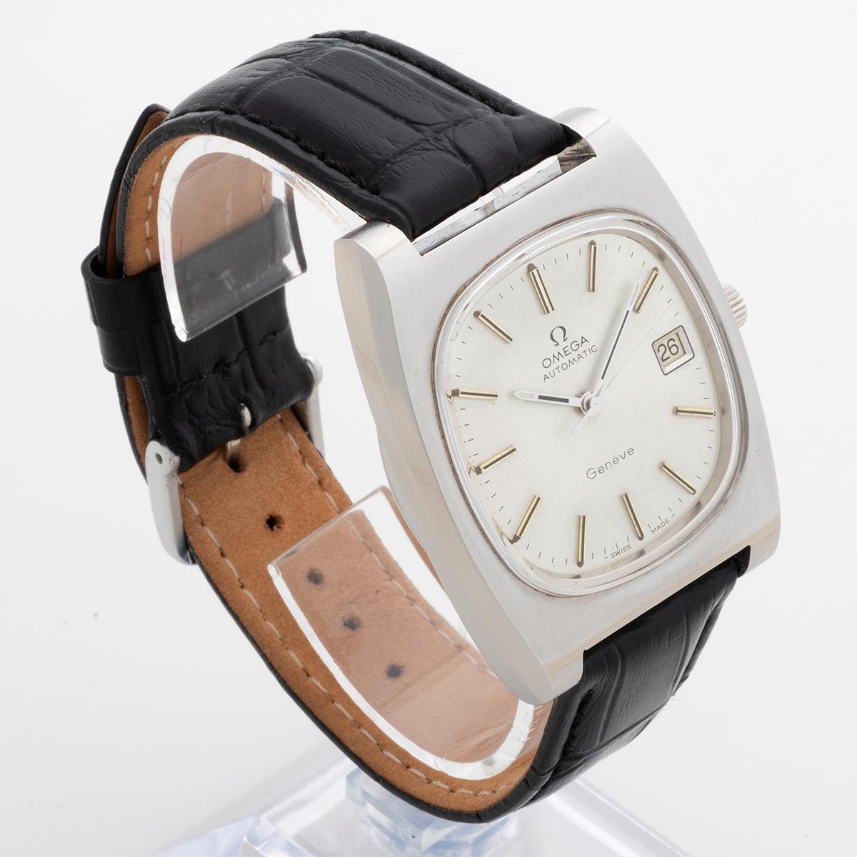 Our vintage Omega Geneve Date automatic features a TV style stainless steel case aka 'the big block or jumbo' of 38mm (inc crown) by 44mm lug to lug. This example of reference 1660190 is presented in excellent condition, with the only notable sign