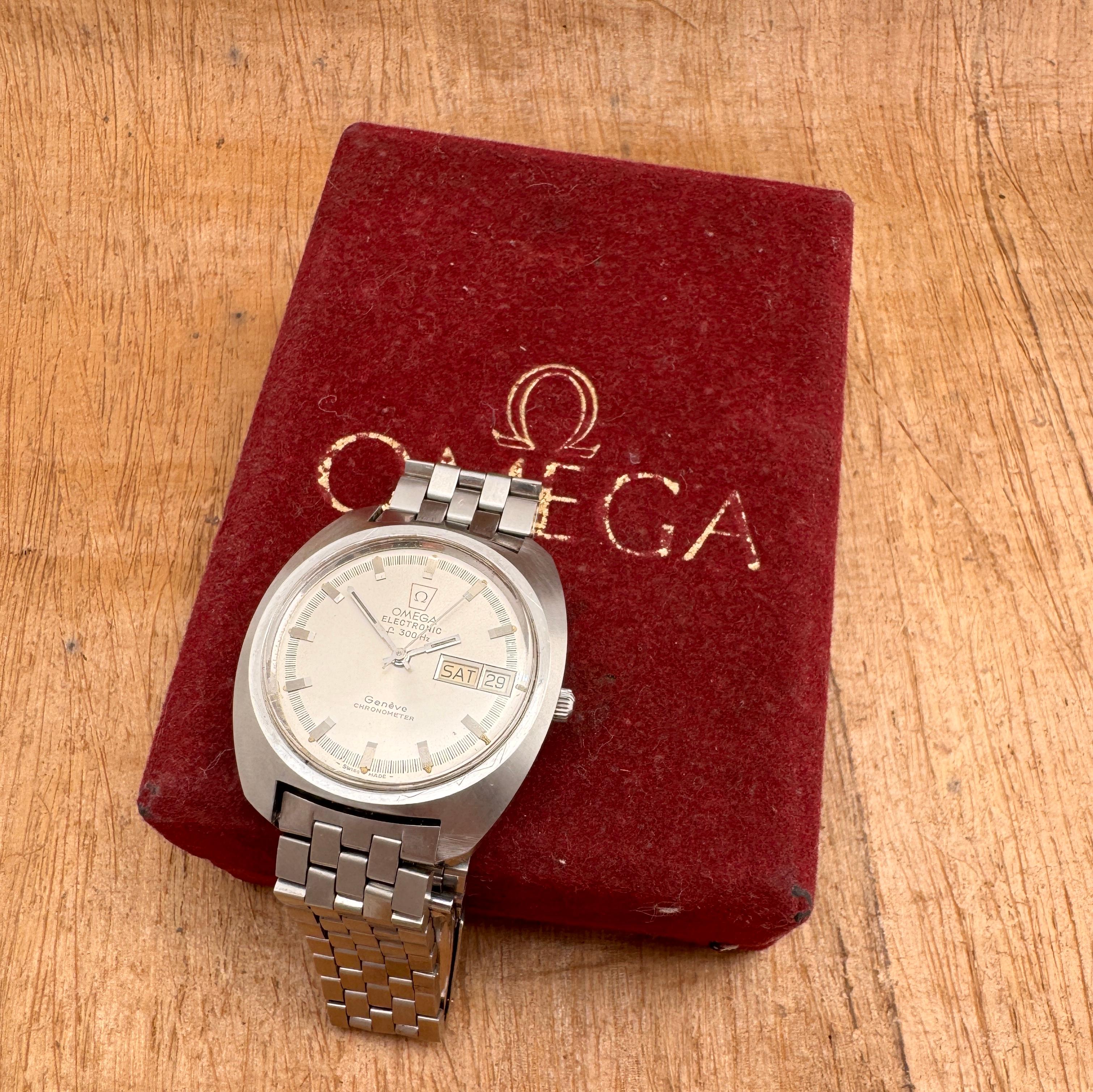   Descrizione
Marchio: Omega

Model: Cronometro Geneve Elettronico f300Hz

Numero di riferimento: 198.031

Paese di produzione: Svizzera

Movimento: Quarzo

Materiale della cassa: Acciaio inossidabile

Misure : Larghezza della cassa: 38 mm. (senza