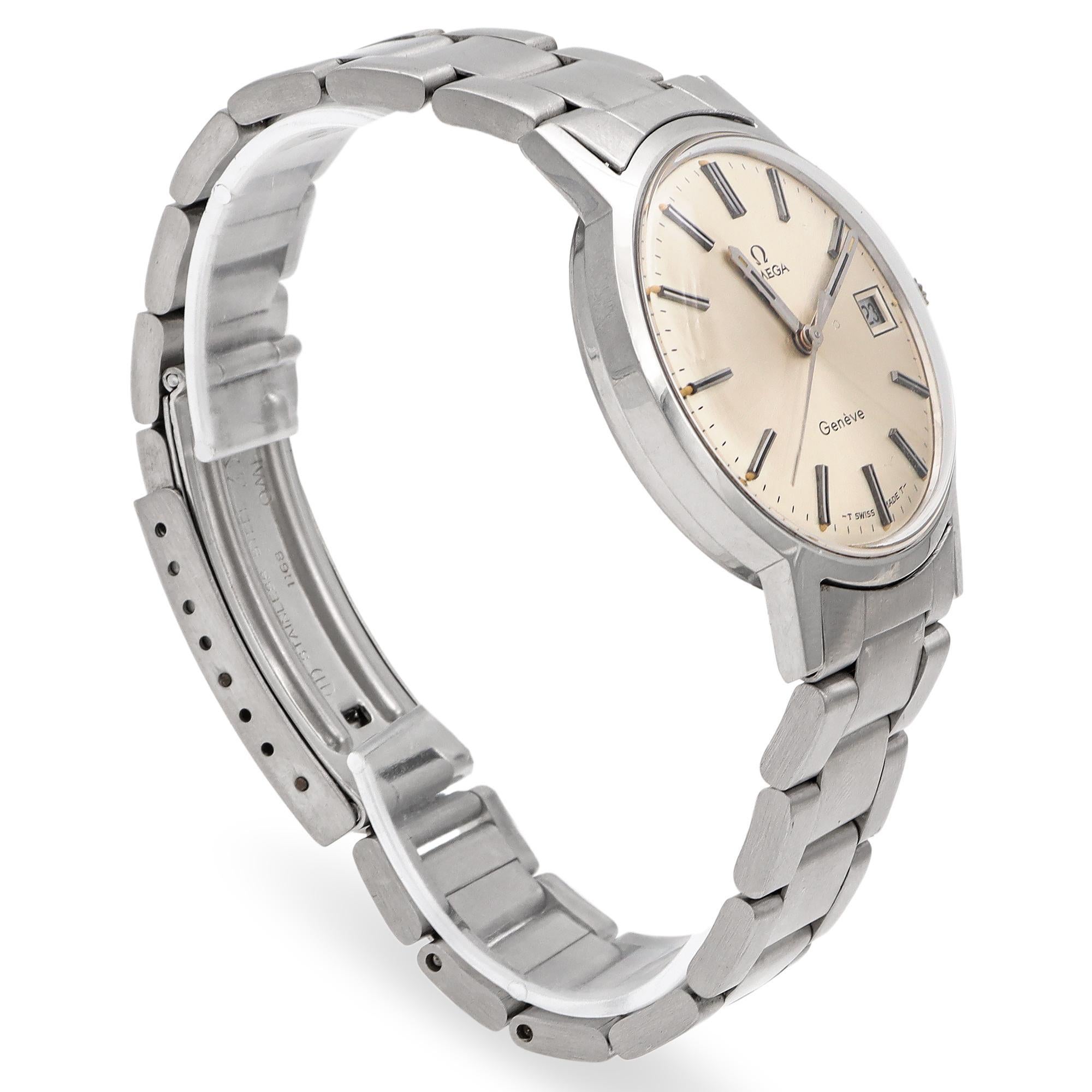 Omega Geneve Ref. 136070 Cal 613 Edelstahl Herren Handaufzug Datumsuhr aus Edelstahl im Zustand „Gut“ in New York, NY