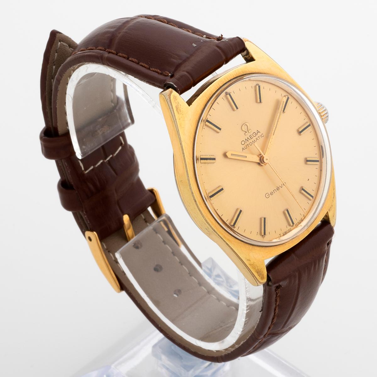 Our vintage and rare Omega Geneve ref 165.041 features a 34.5mm heavy gold plated stainless steel case and is powered by an automatic cal. 552 movement. Presented in outstanding condition, there is no notable degradation to the gold plate, asides