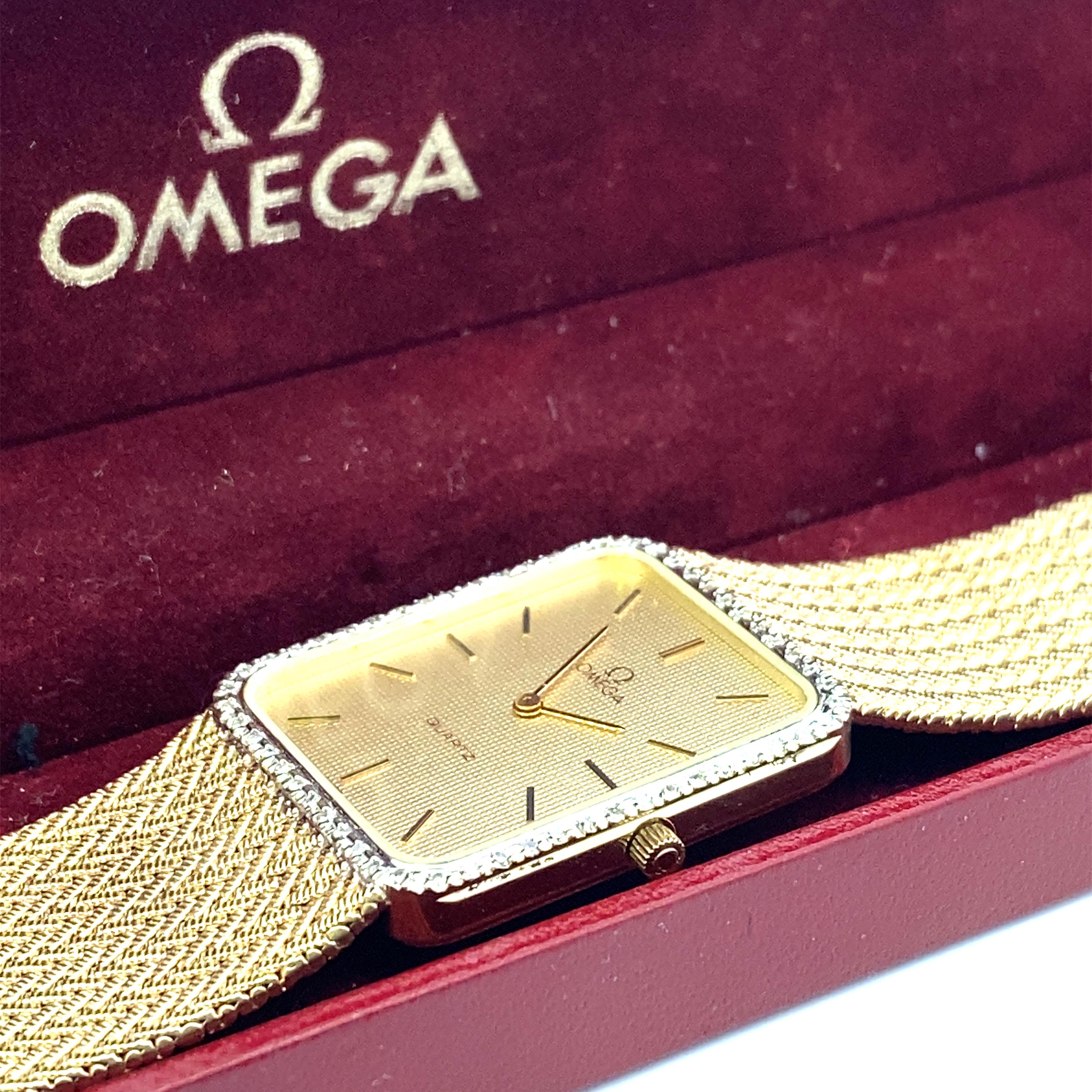 Seltene Omega 14k Gelbgold und etwa .56 Karat Gesamtgewicht Diamant Herrenuhr. 38.8Dwt. Das Zifferblatt misst 44 x 30 mm. Inklusive Originalverpackung.