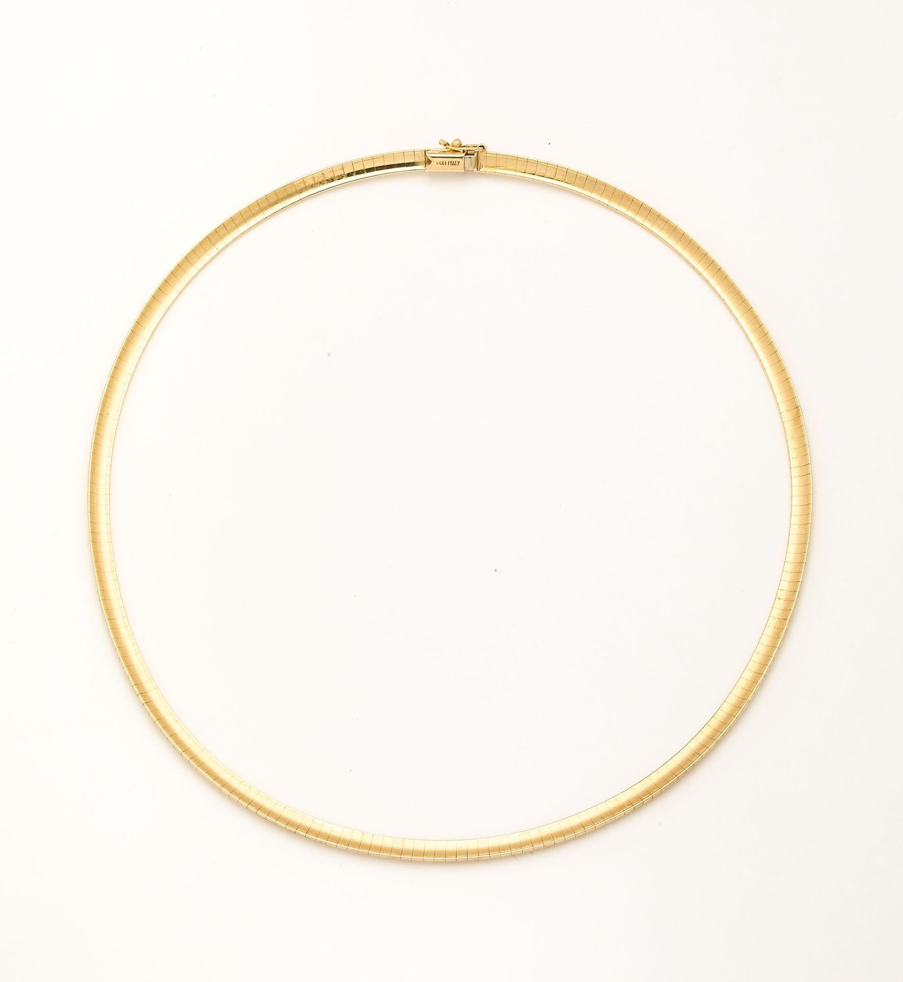 Collar de oro Omega en venta 3