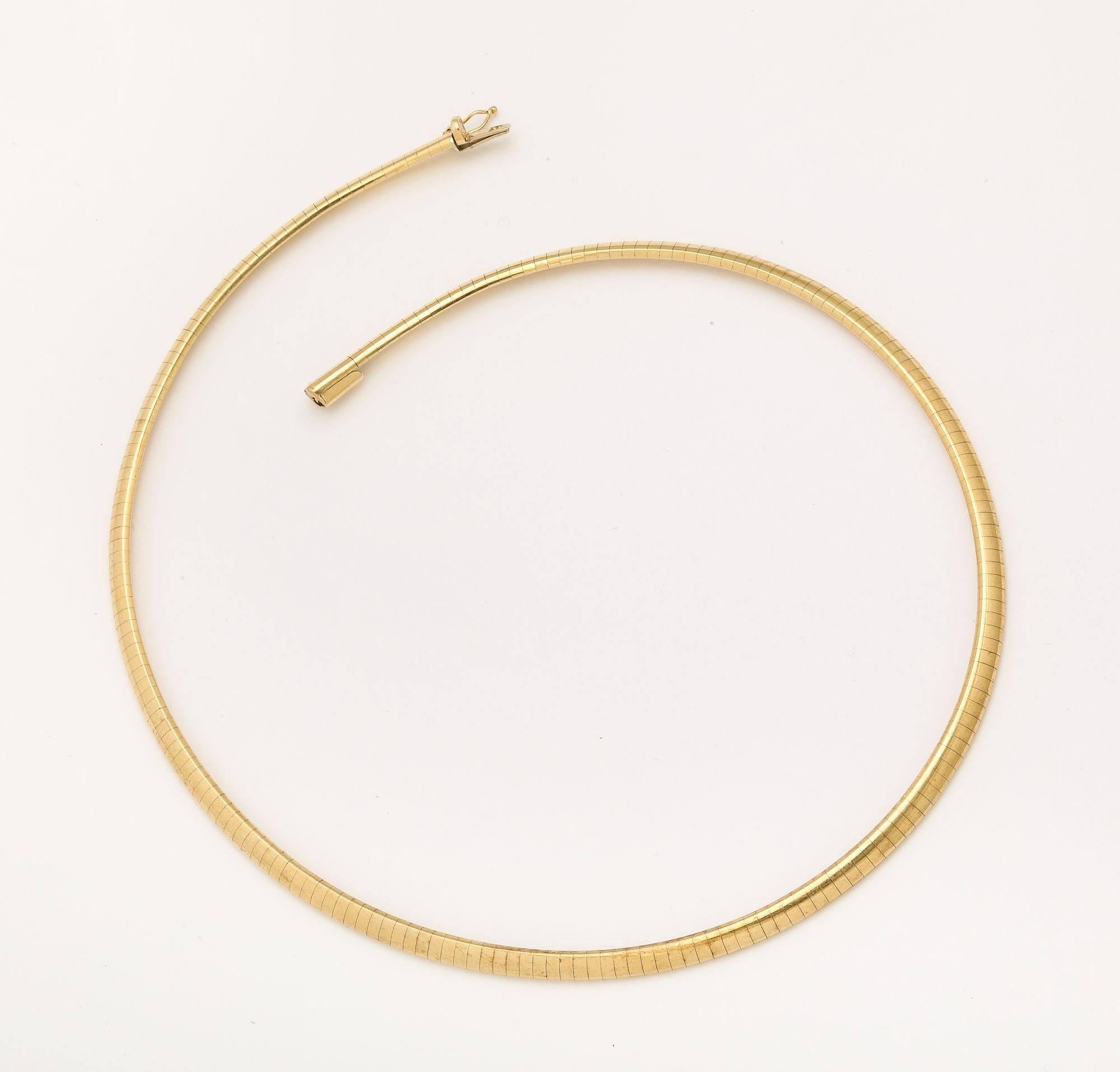 Collar de oro Omega en venta 5