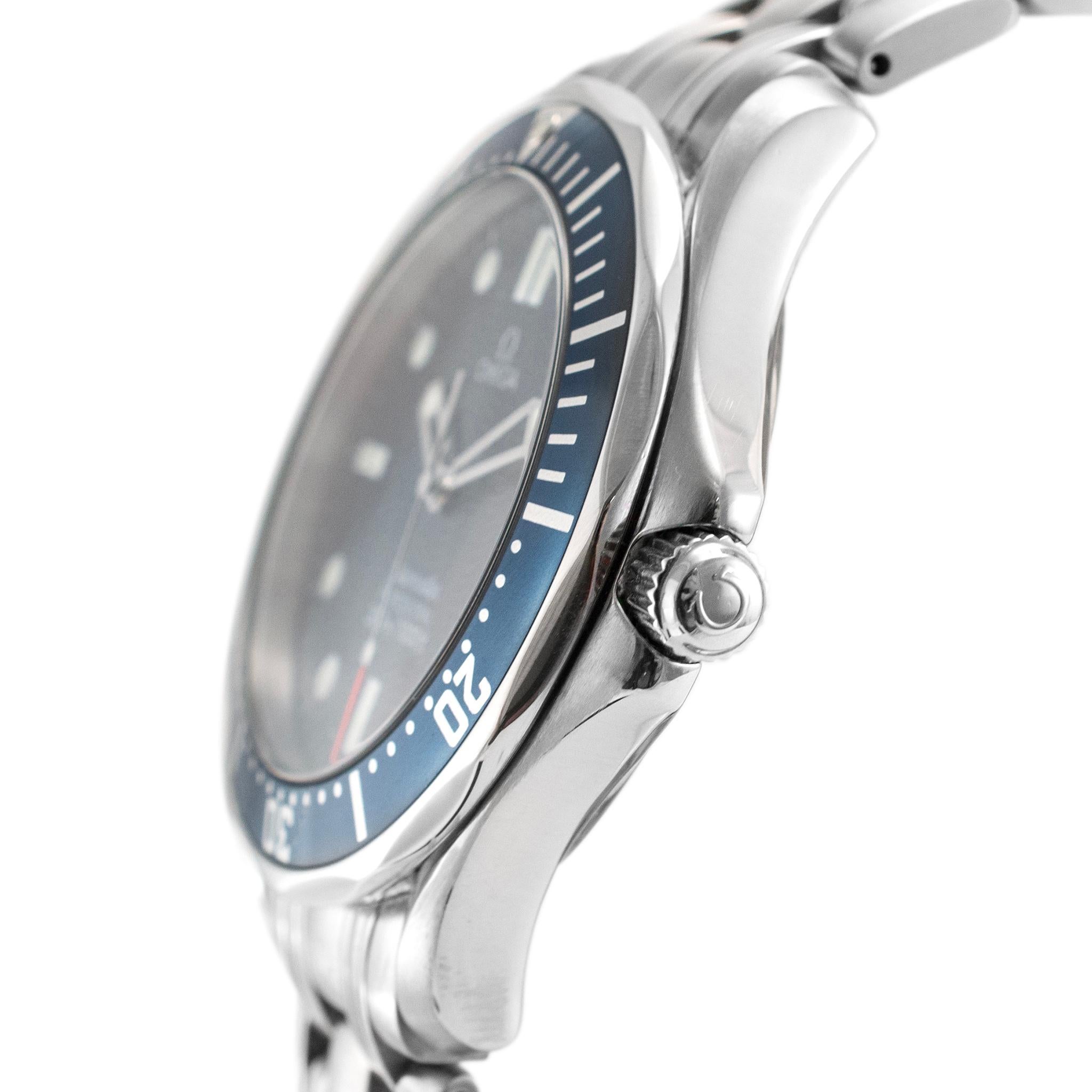 Reloj de caballero Omega Goldeneye Seamaster Diver 2541.80.00 41MM de acero inoxidable en Excelente Estado en Houston, TX