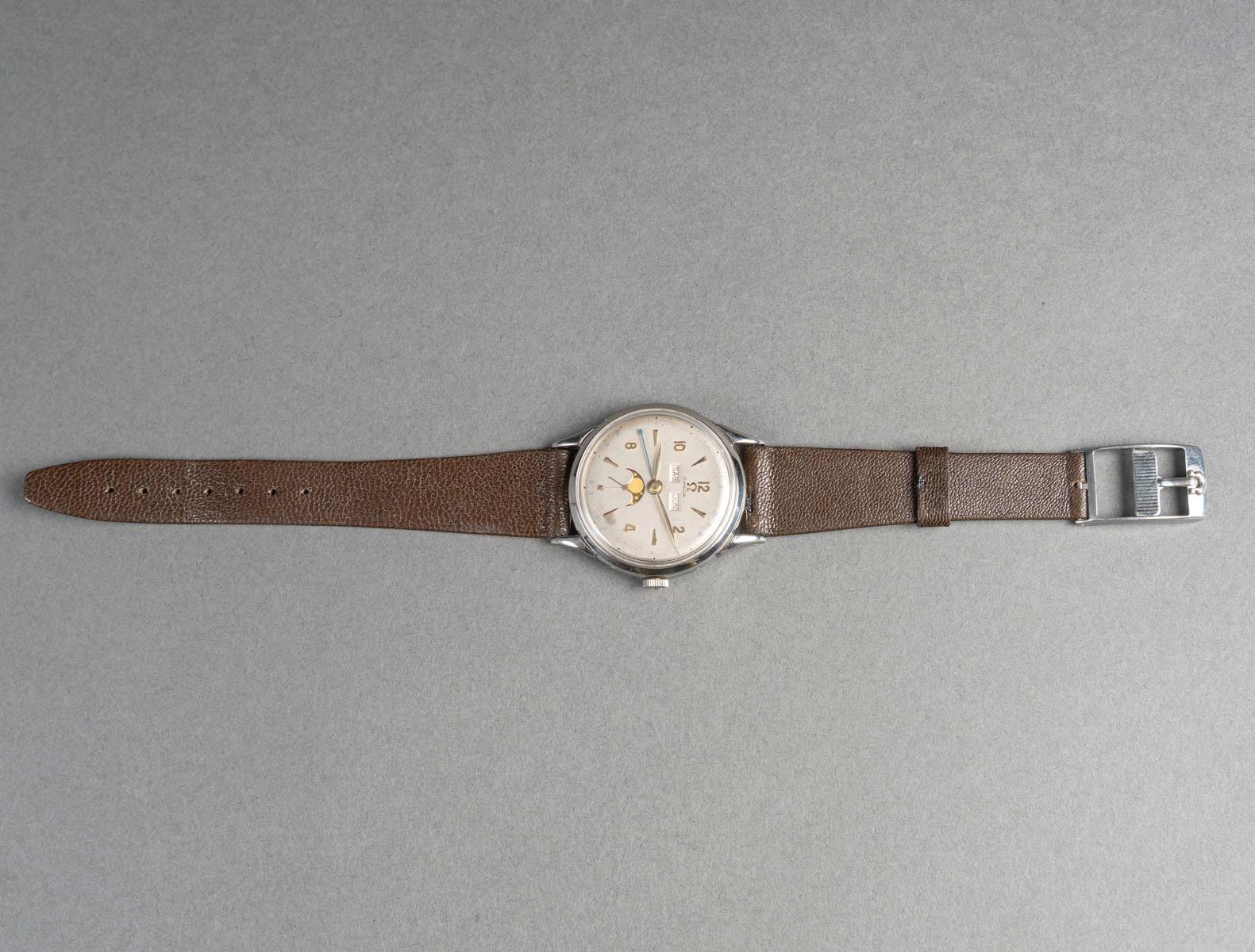 Leather Omega Jumbo Triple Date Moonphase Cosmic Vintage Watch 1952 For Sale
