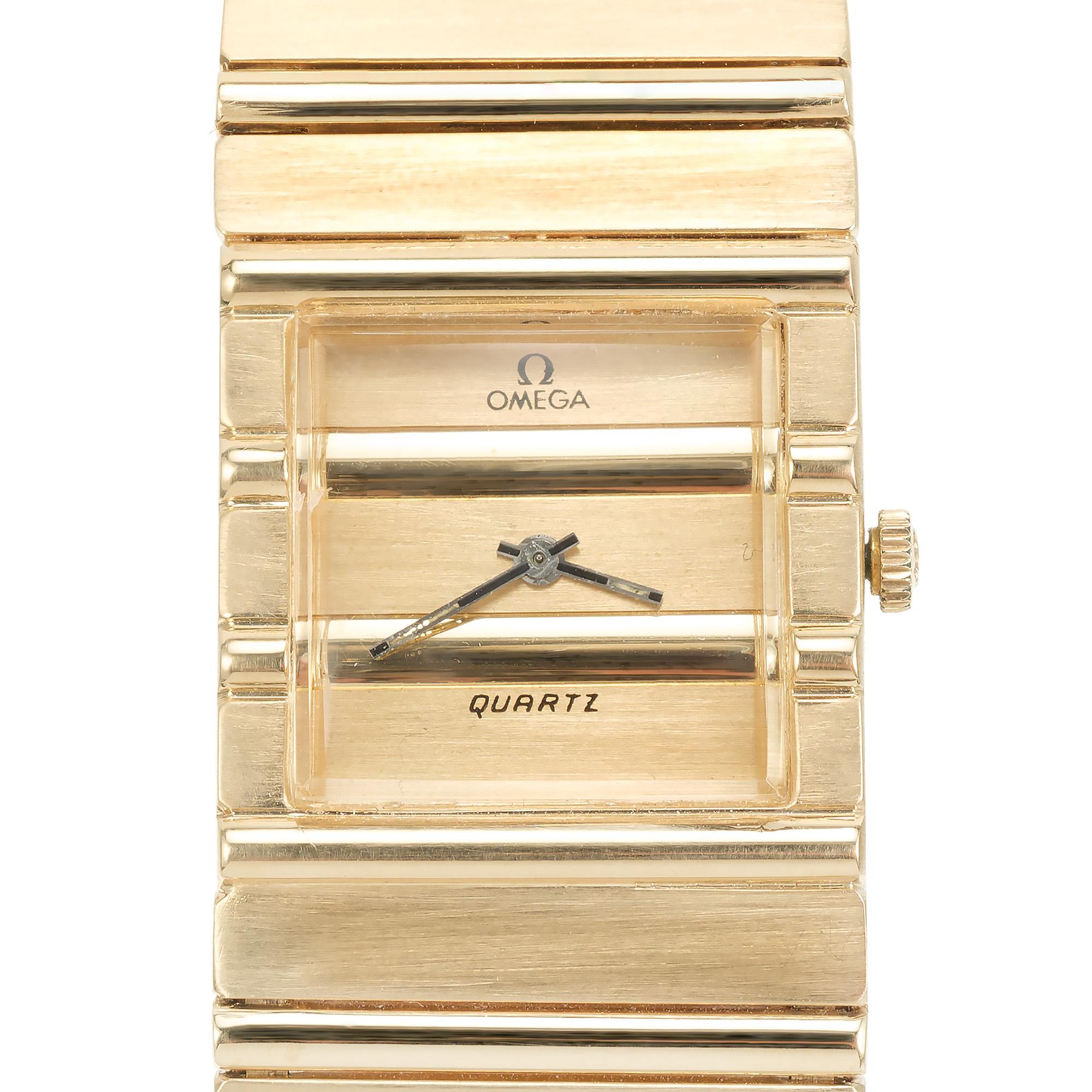 Montre-bracelet Omega King Midas en or jaune 18 carats de 8 pouces. Vers 1960-1970, Omega a produit cette montre pour hommes afin de répondre à la populaire Rolex King Midas des années 1960. Les maillons brossés et polis alternent et le boîtier et