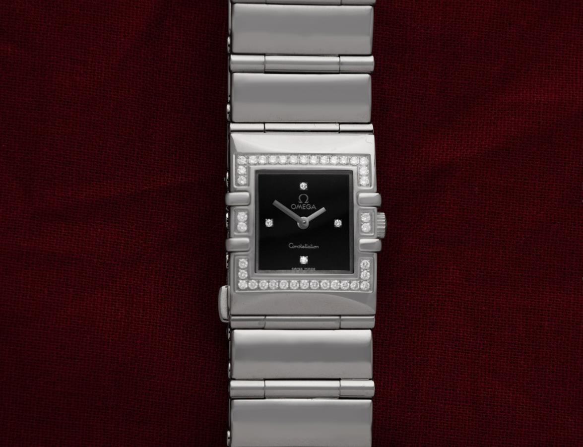 Omega Ladies Constellation Quadra Large Size Watch - Stainless Steel & Diamonds For Sale 4