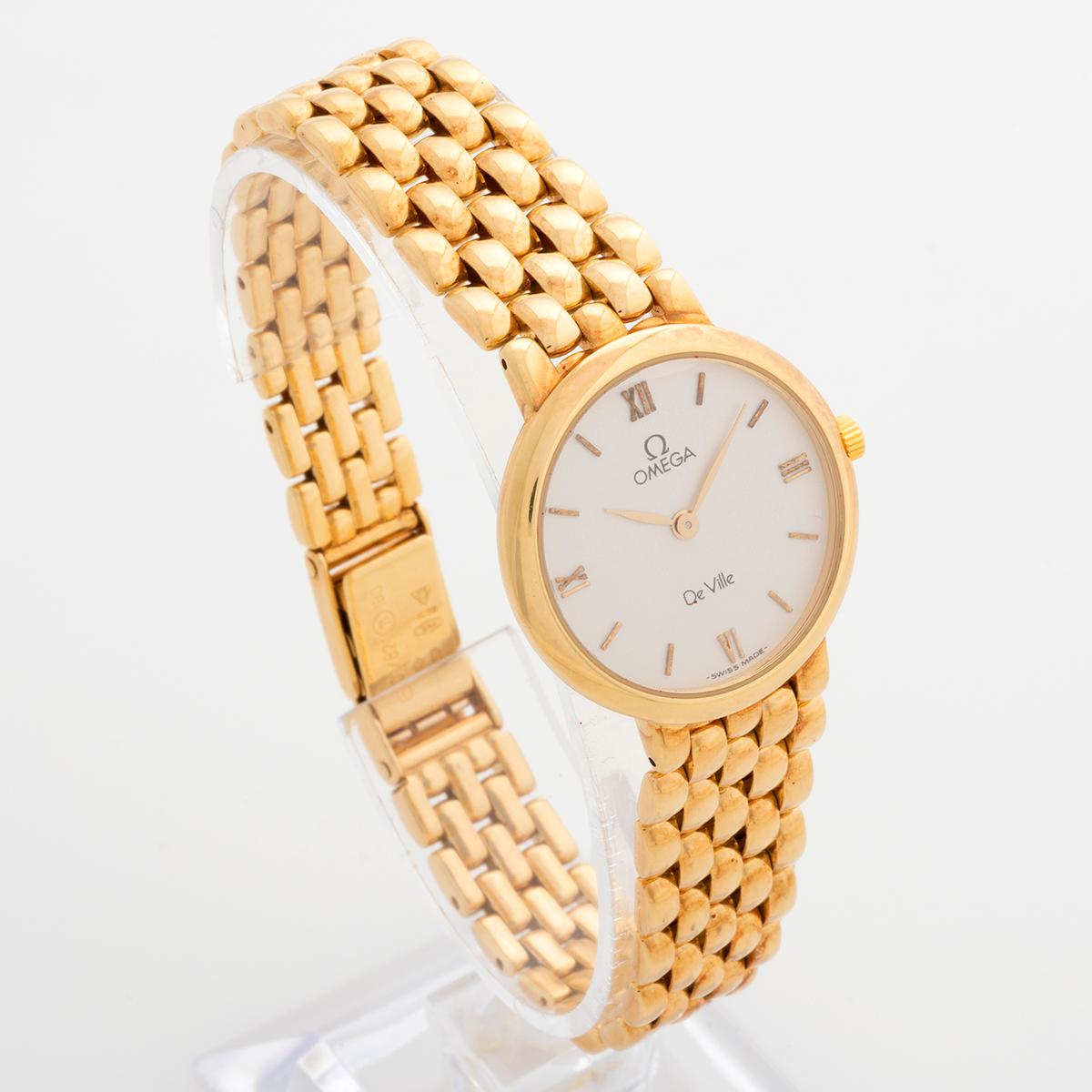 Our lovely neo-vintage quartz Omega ladies De Ville features an 18k yellow gold 25mm case and bracelet. Presented in excellent contain with light signs of use from new, this particular example comes complete with inner and outer box (the inner
