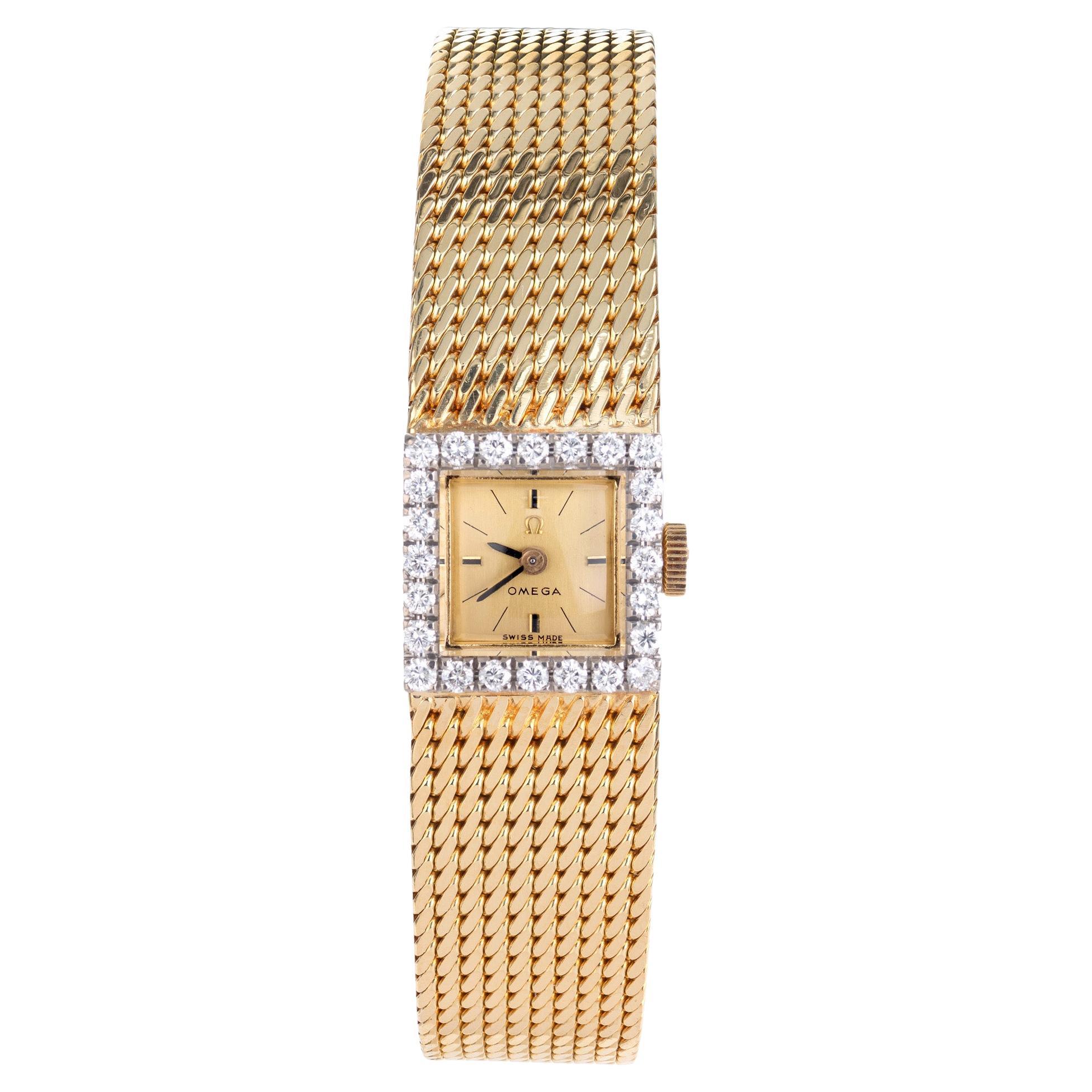 Montre-bracelet Omega pour dames en or jaune et diamants  en vente