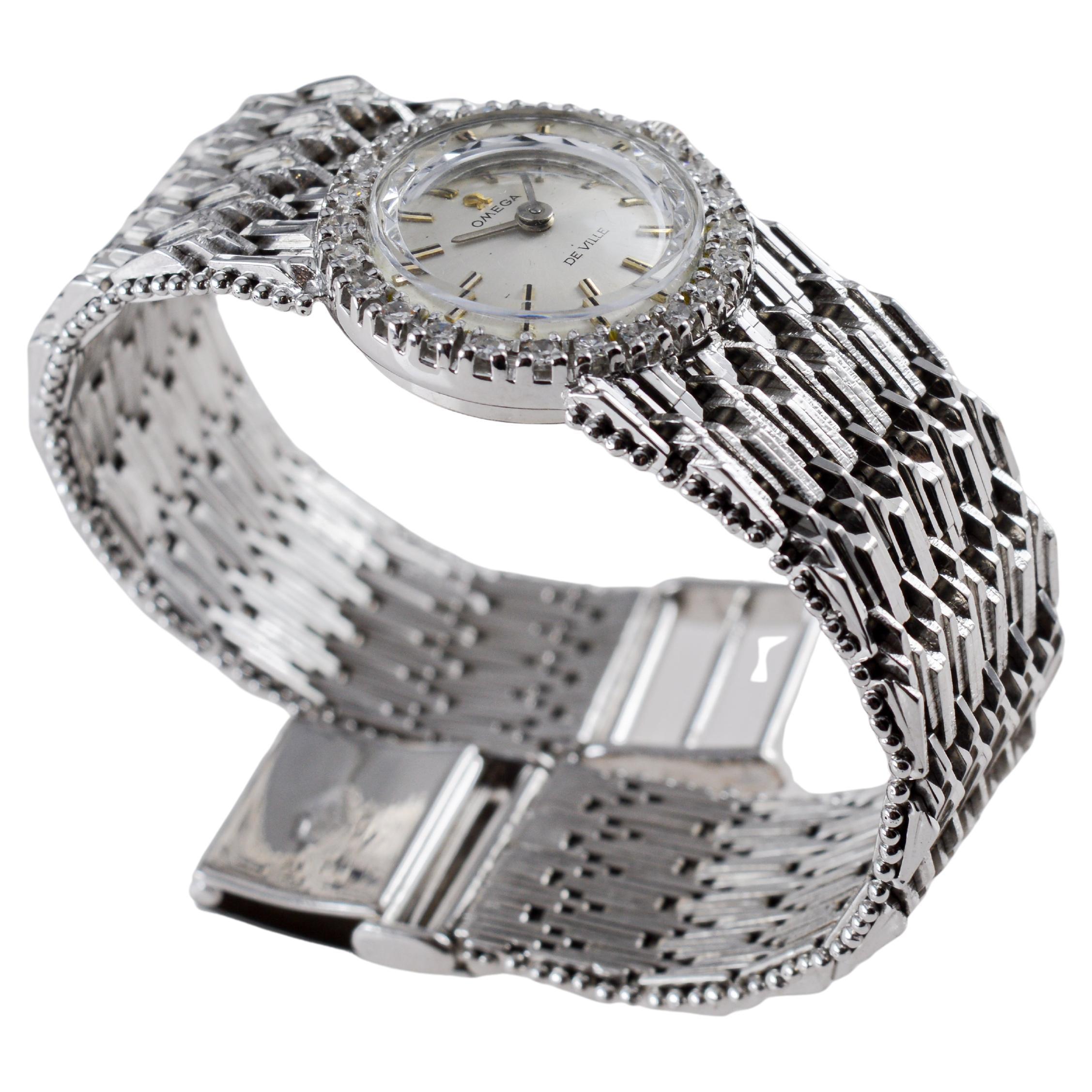 Omega Ladies Mid Century 18Kt. Solid Gold Dress Watch For Sale 9