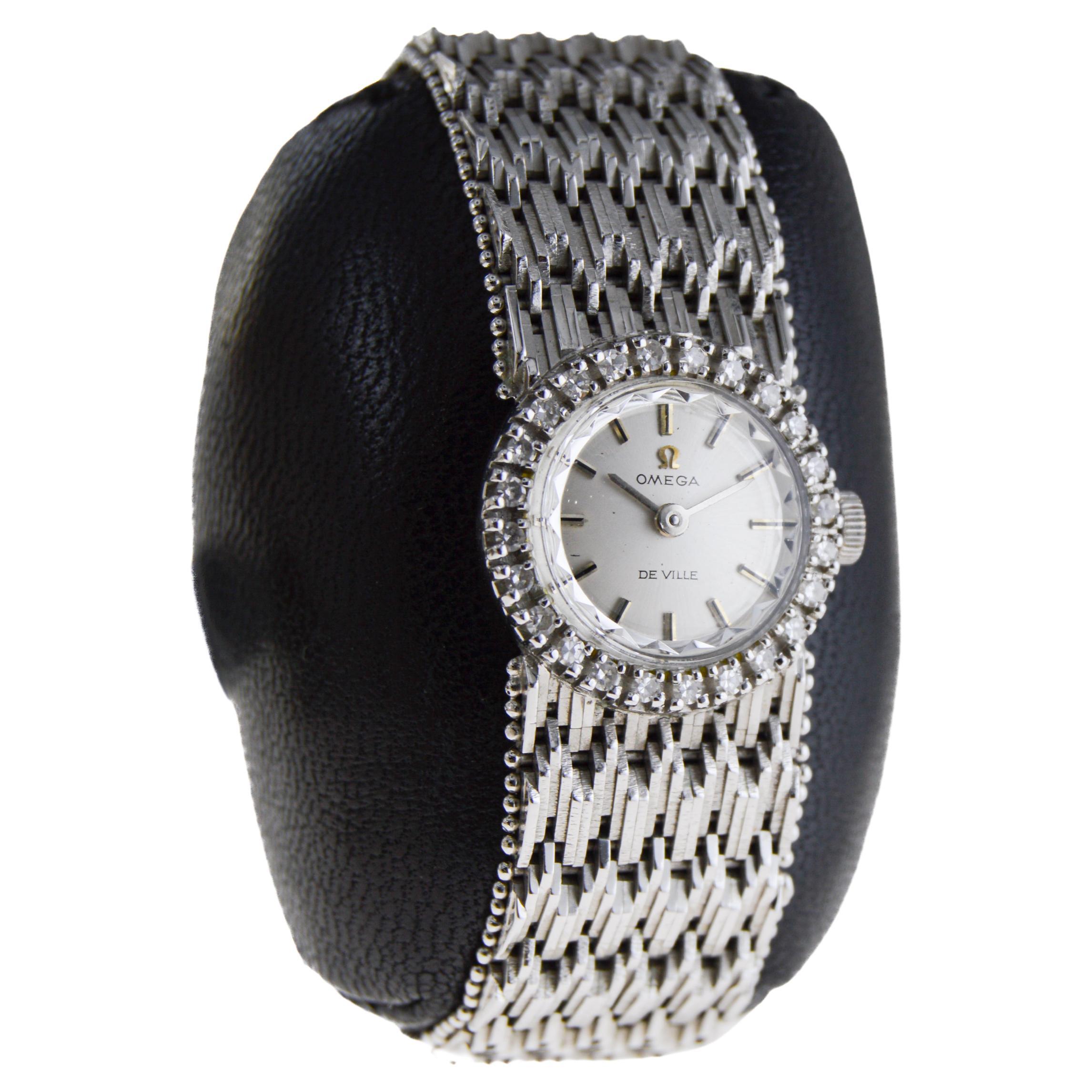 Modernist Omega Ladies Mid Century 18Kt. Solid Gold Dress Watch For Sale