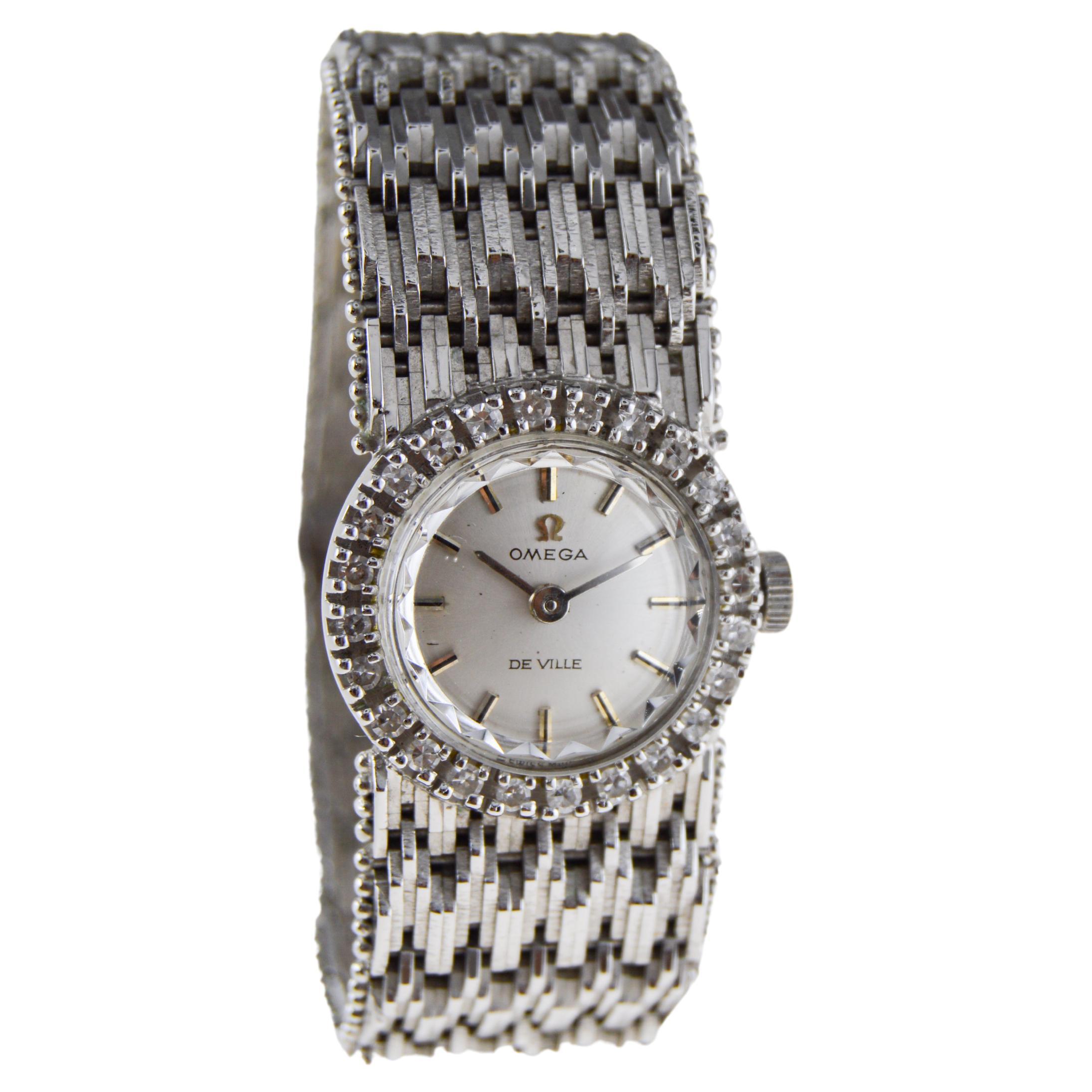 Omega Ladies Mid Century 18Kt. Montre habillée en or massif  en vente 2