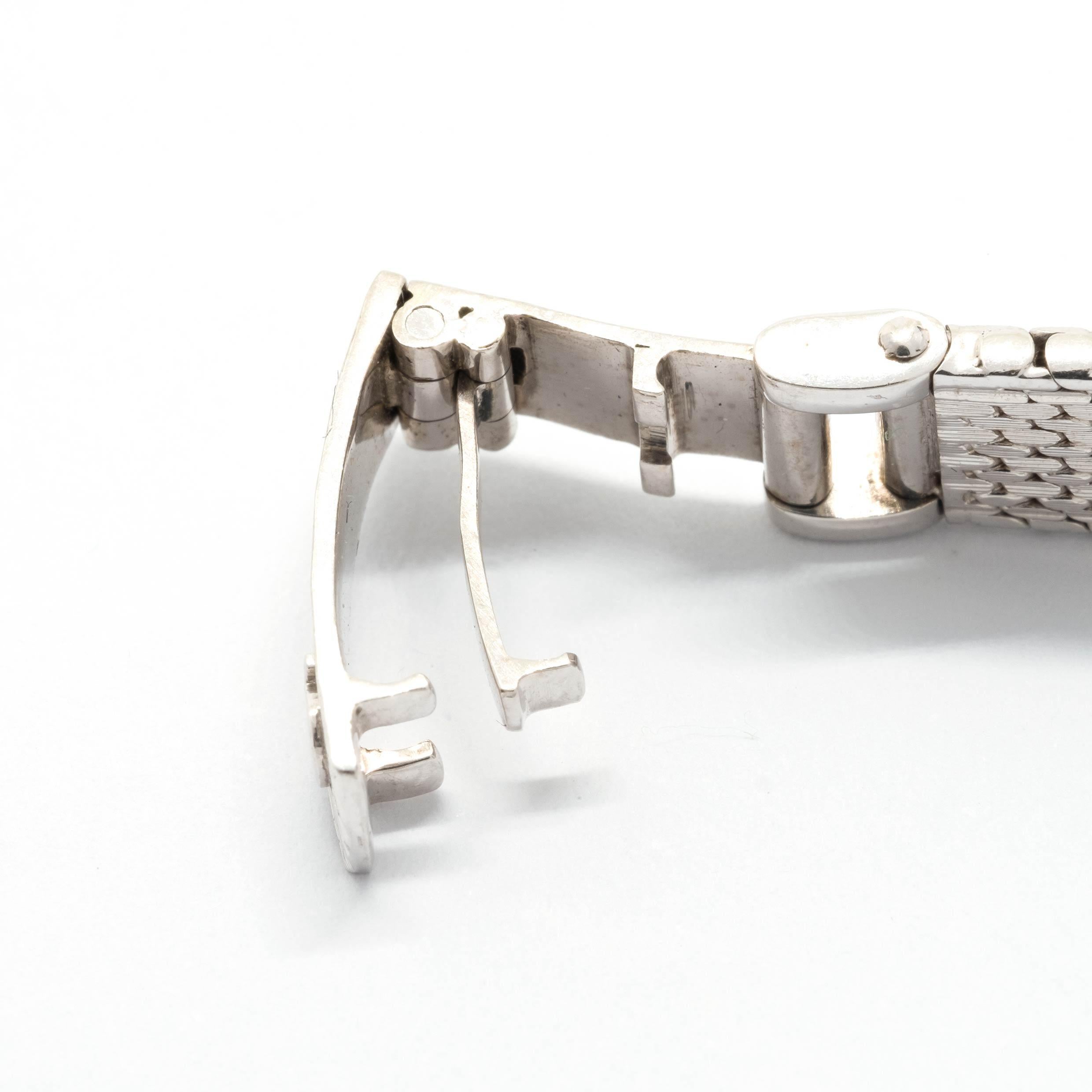 Omega Ladies watch 18ct white gold and diamonds For Sale 4
