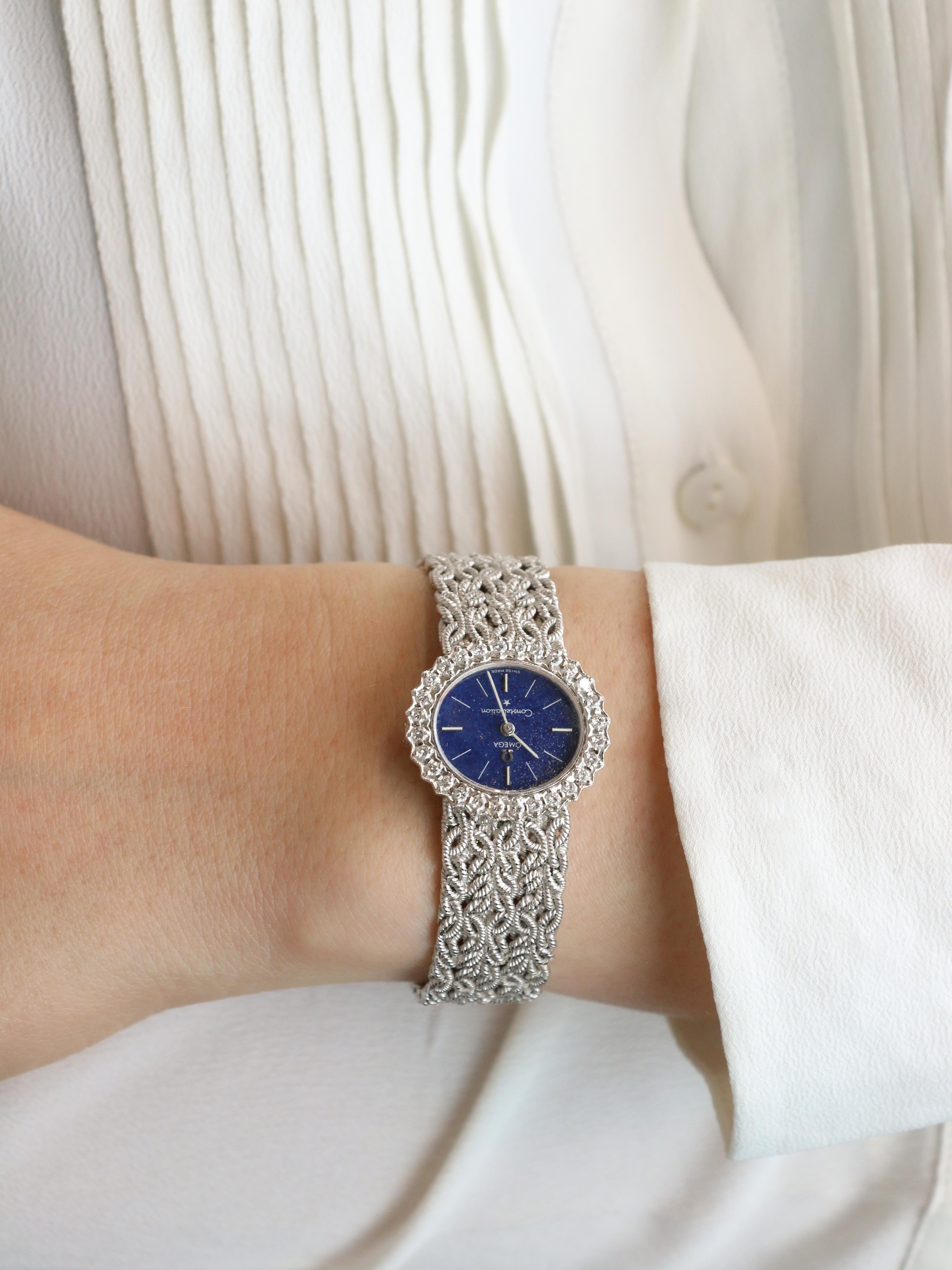 OMEGA - Damen-Armbanduhr aus Weißgold mit Diamanten und Lapislazuli im Angebot 8