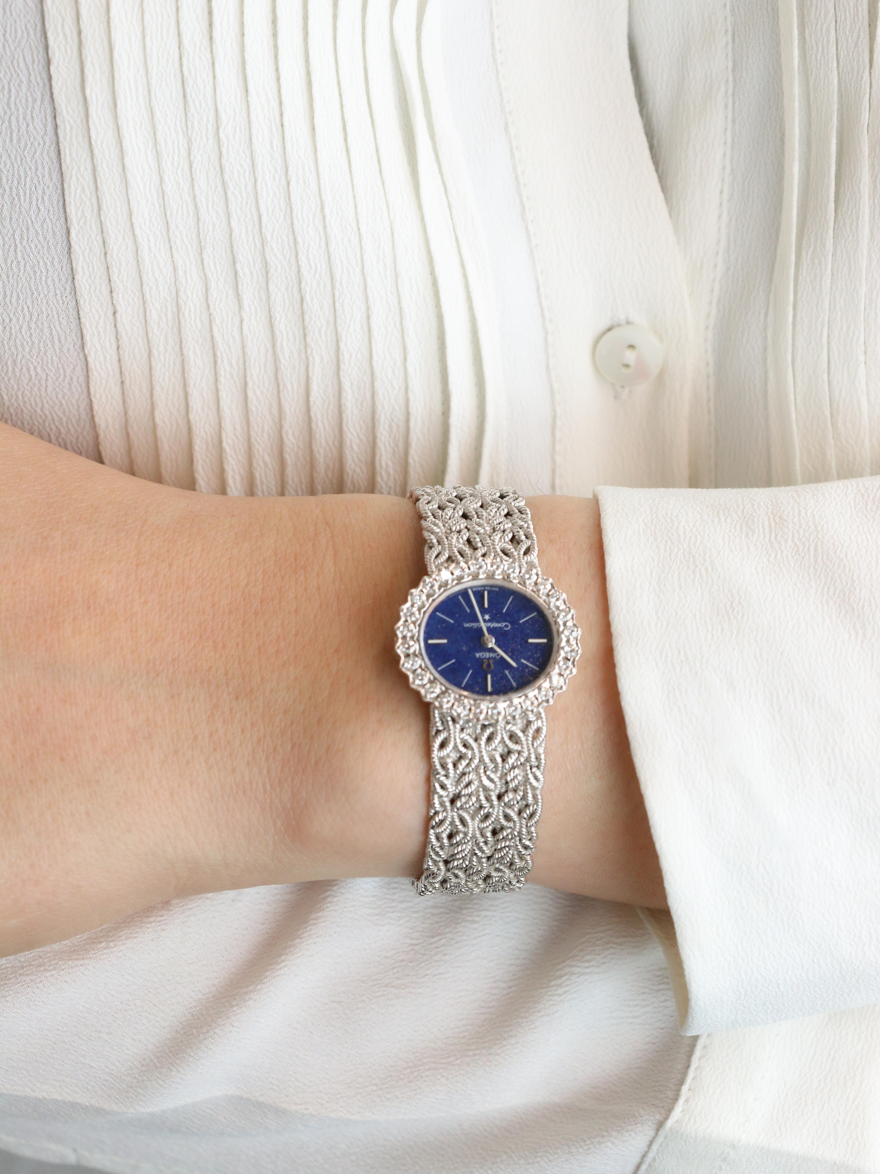 OMEGA - Damen-Armbanduhr aus Weißgold mit Diamanten und Lapislazuli im Angebot 9