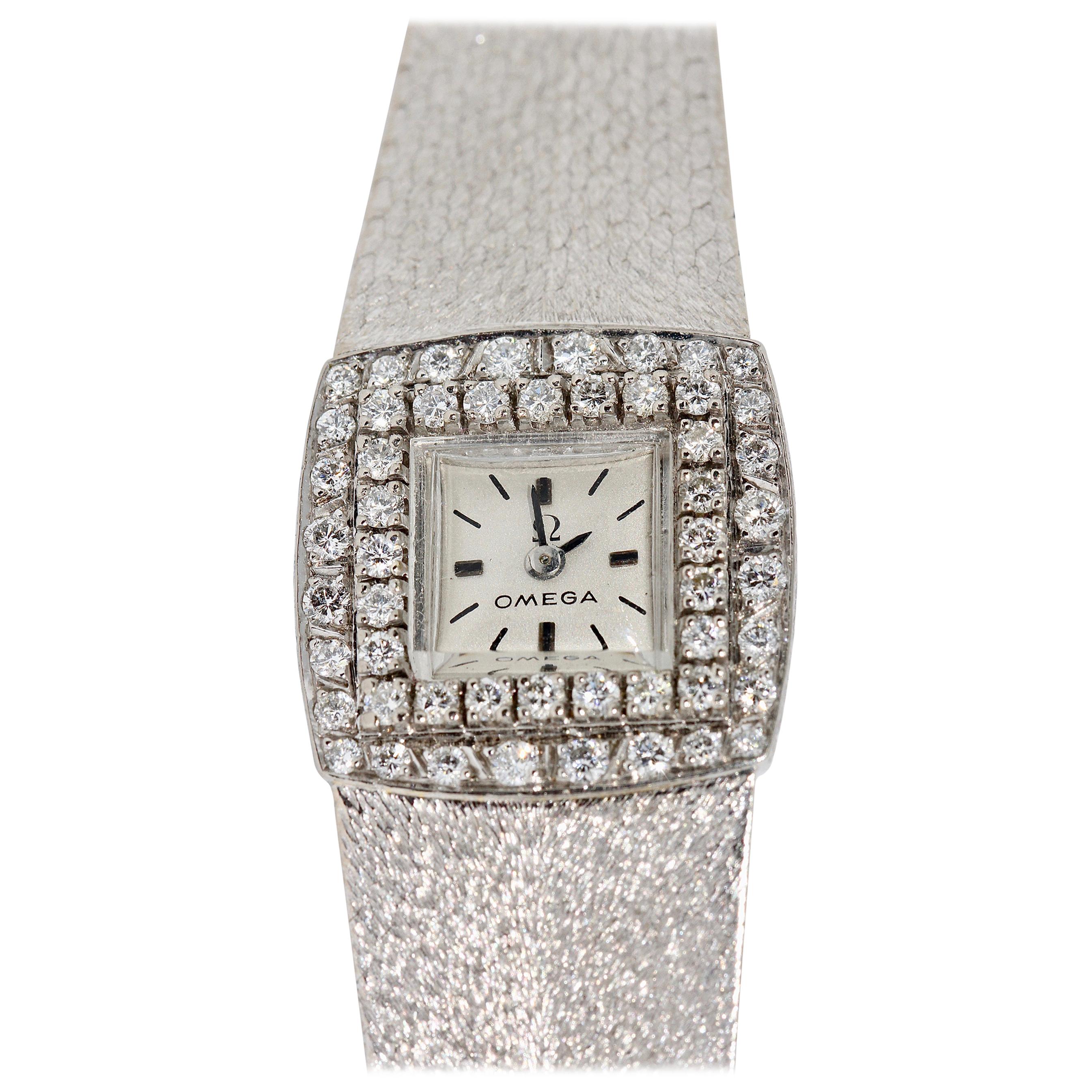 Omega Ladies Wristwatch, 18 Karat White Gold, with Diamonds, Manual Wind