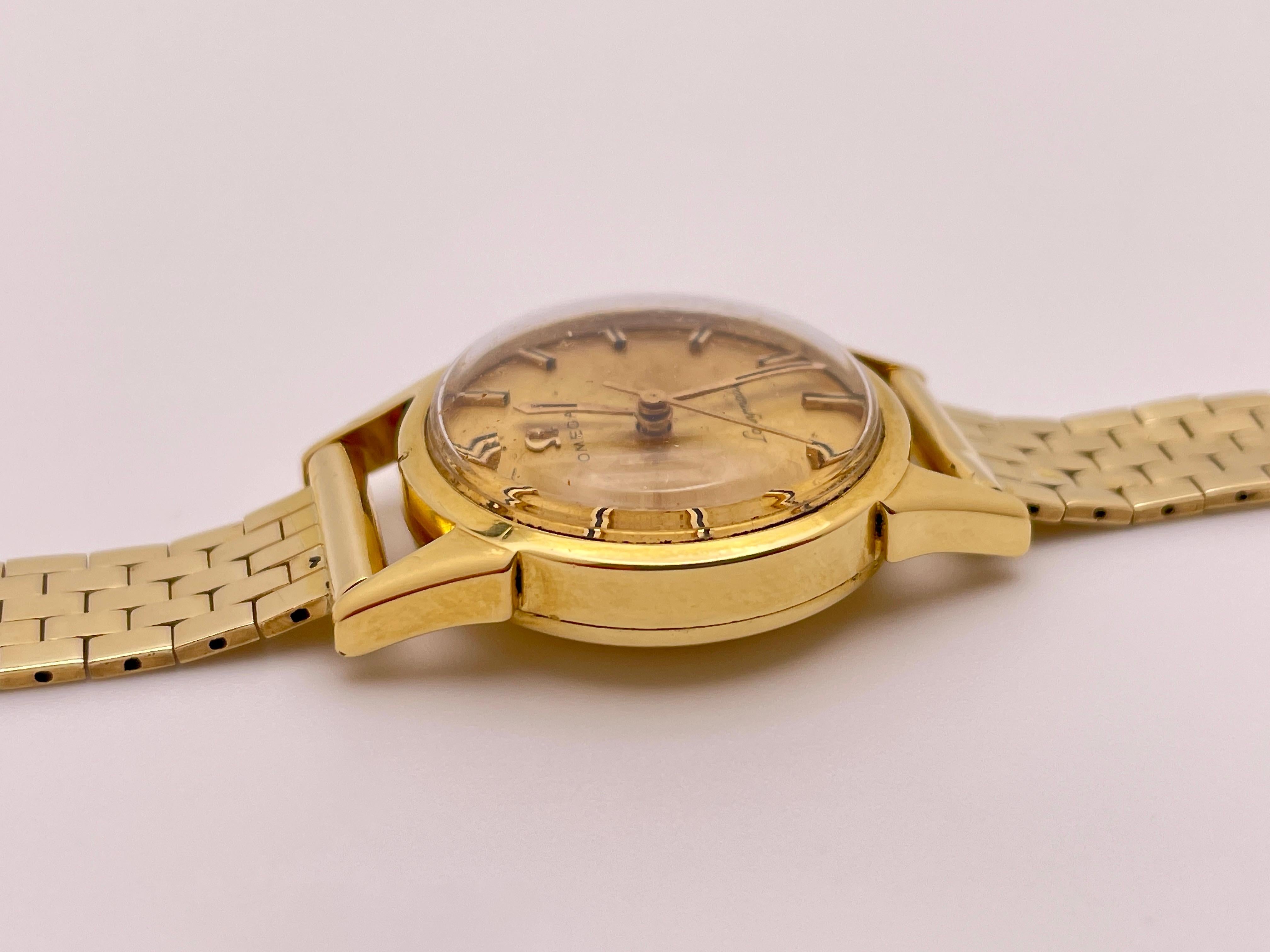 Omega Ladymatic 14 Karat Yellow Gold Self Winding Women's Watch In Good Condition For Sale In Westport, CT