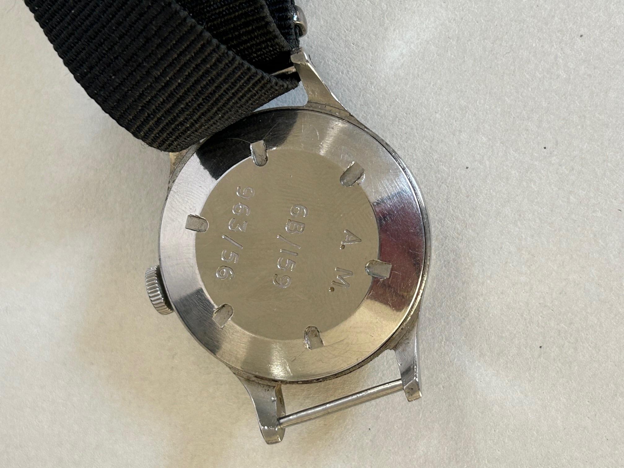 Omega MoD RAF / Air Ministry A. M. 6B / 169 Armbanduhr, patiniert, um 1956 für Damen oder Herren im Angebot