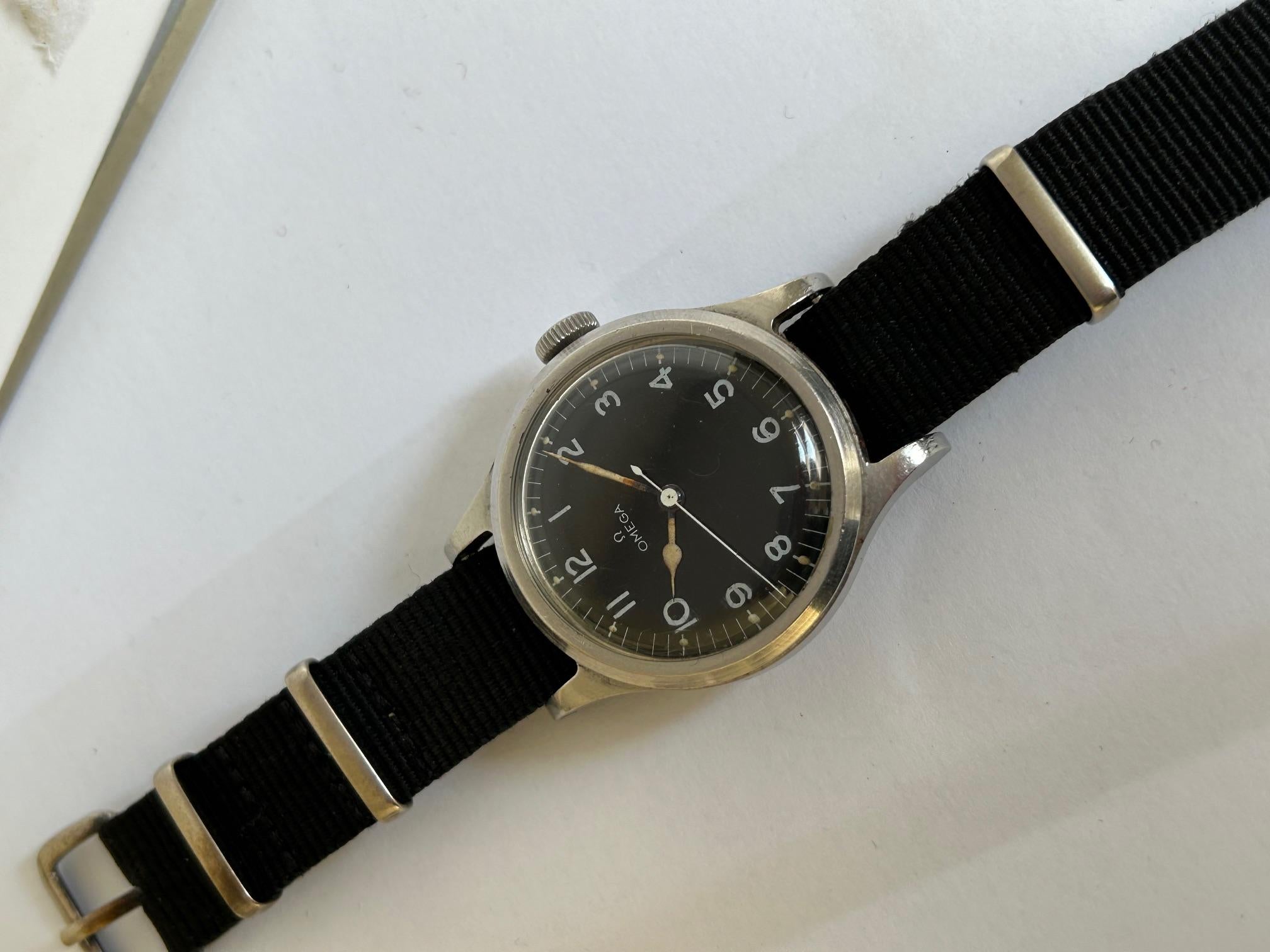 Omega MoD RAF / Air Ministry A. M. 6B / 169 Wristwatch, Patination, Circa 1956 For Sale 1