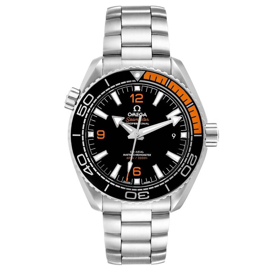 Omega Planet Ocean Schwarz Orange Lünette Uhr 215.30.44.21.01.002 Box-Karte. Uhrwerk mit Automatikaufzug und Co-Axial Hemmung. Zertifizierter Meisterchronometer, METAS-geprüft, resistent gegen Magnetfelder bis 15.000 Gauss. Freie Spiralfederunruh