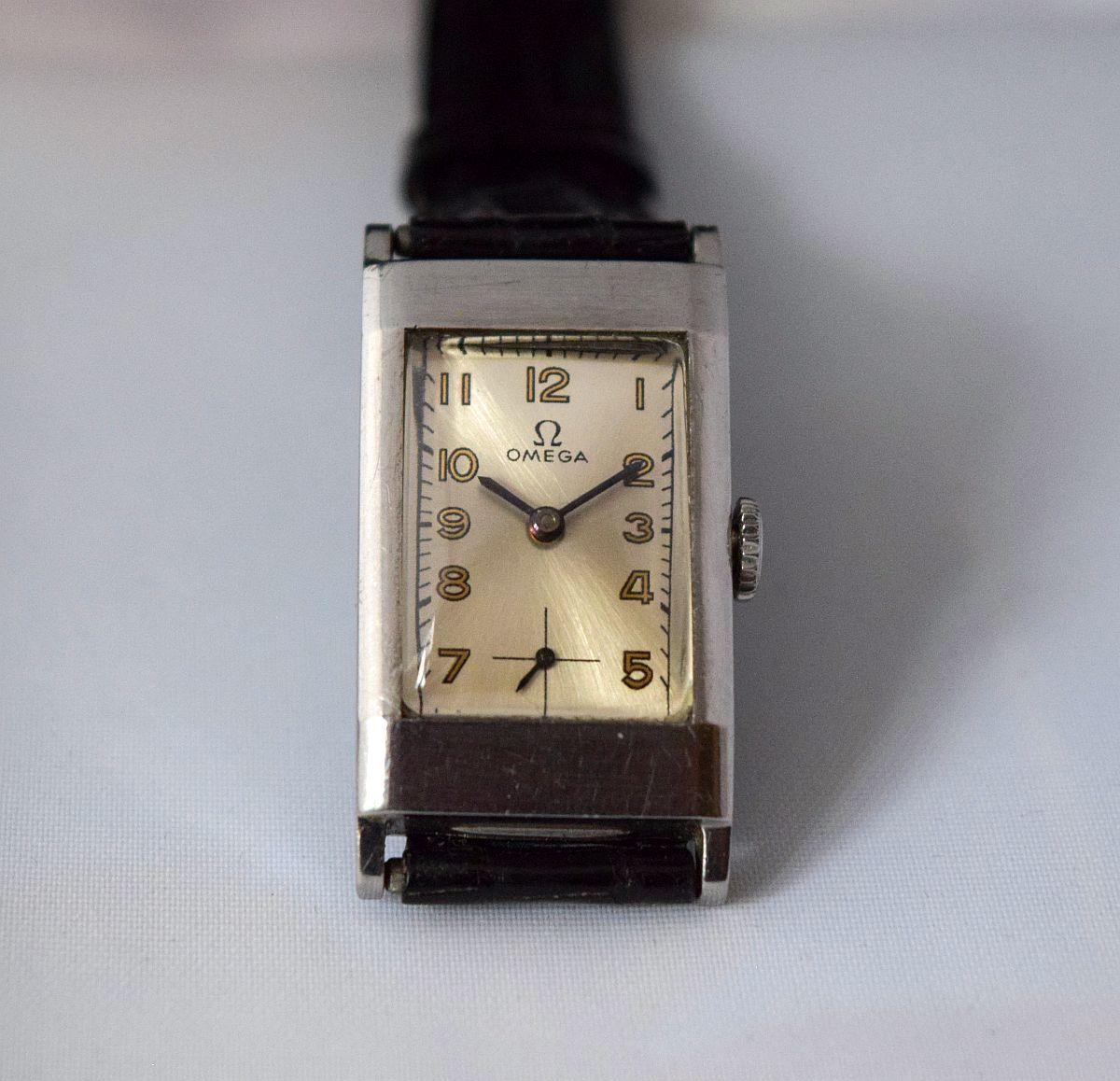 Omega Rectangular Unique Watch Steel Cased Rare Example In Good Condition In London, GB