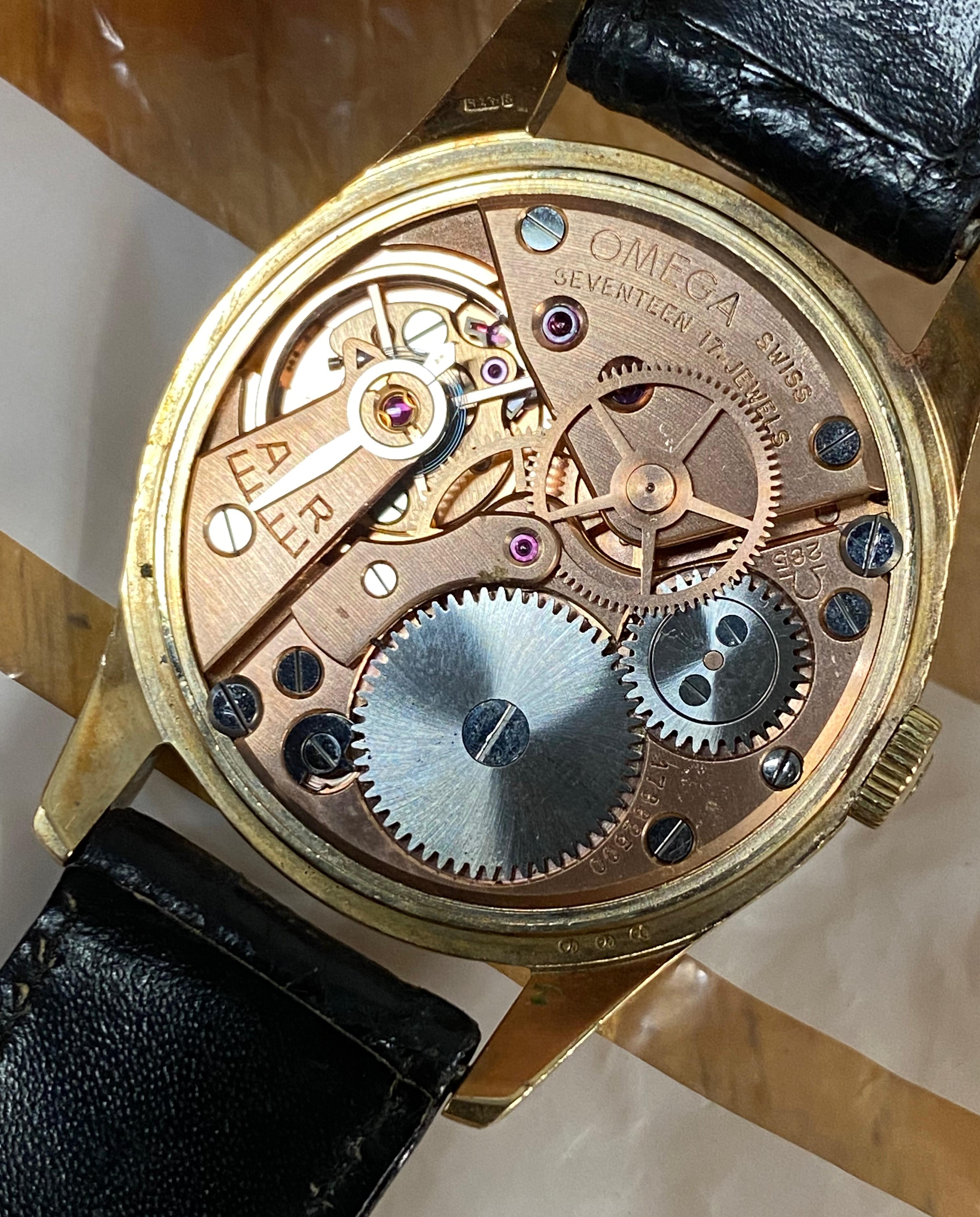 Timepieces by Omega have been long admired for 
their functionality, desirability & power. 

This particular example is a classical 
vintage Omega ref 928 gents' watch, dating from 1962
performed in 9K Solid Yellow Gold 
with all original parts
