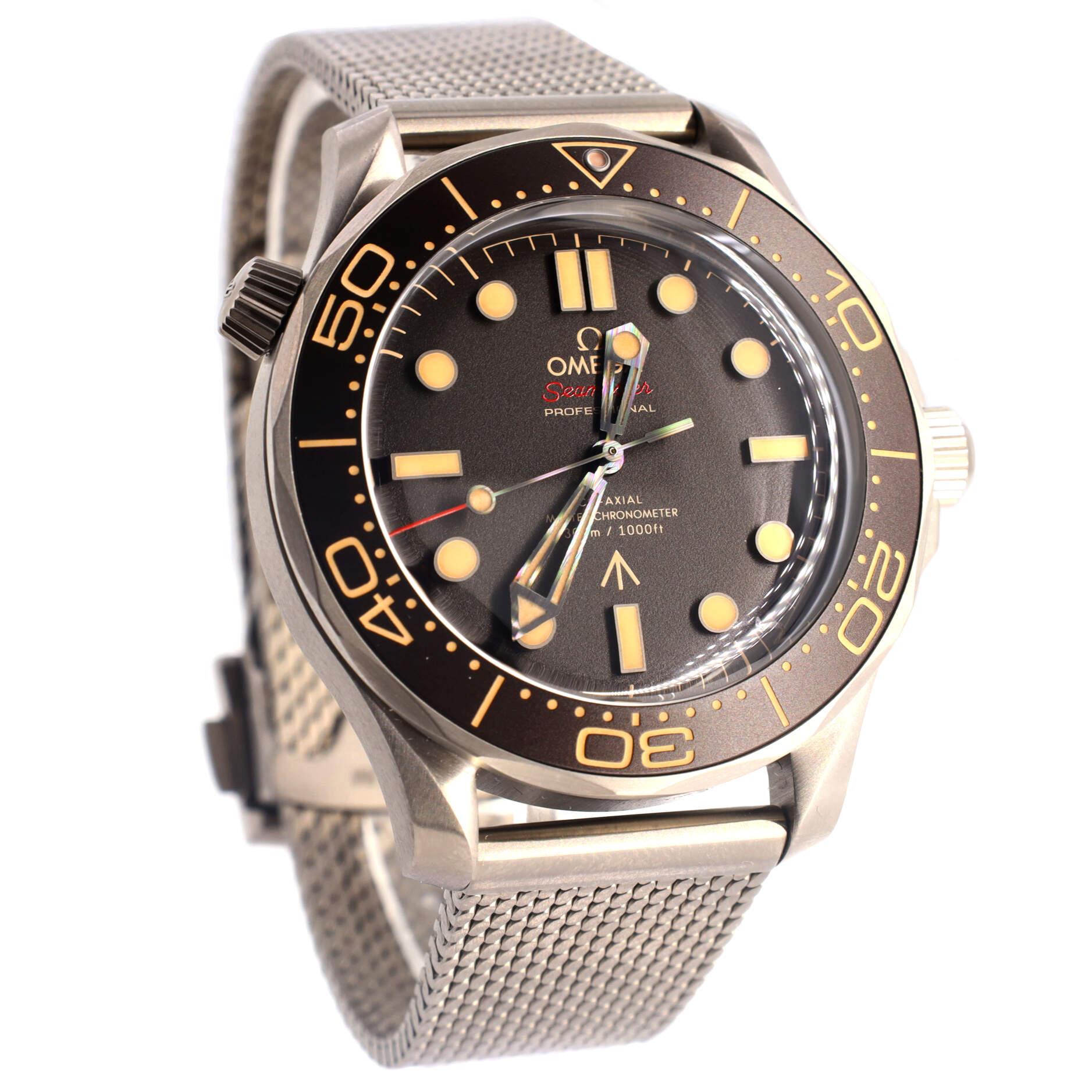 Omega Seamaster 007 Edition Diver 300M Co-Axial Master Chronometer Automatik im Zustand „Gut“ in New York, NY
