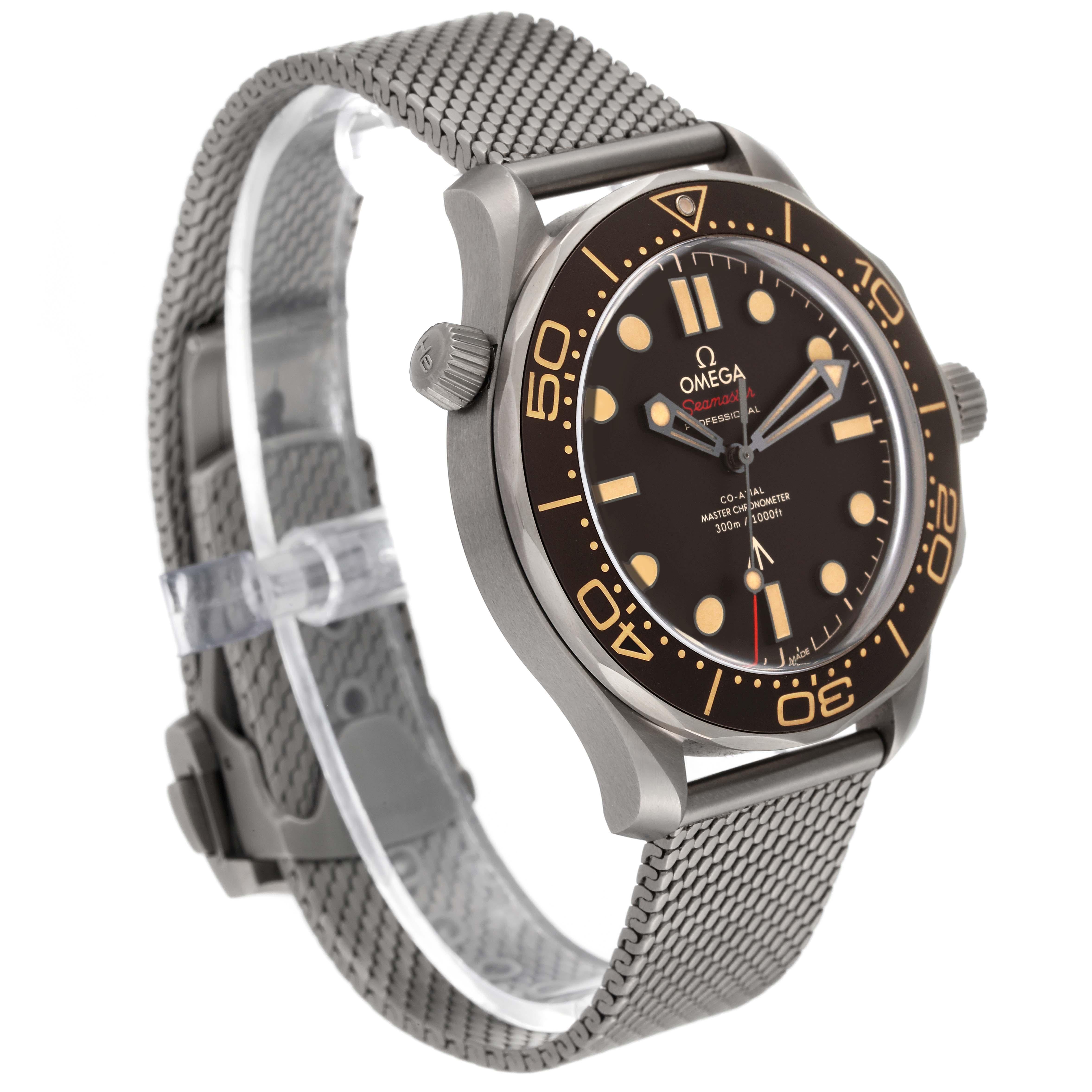 omega 007 watch box
