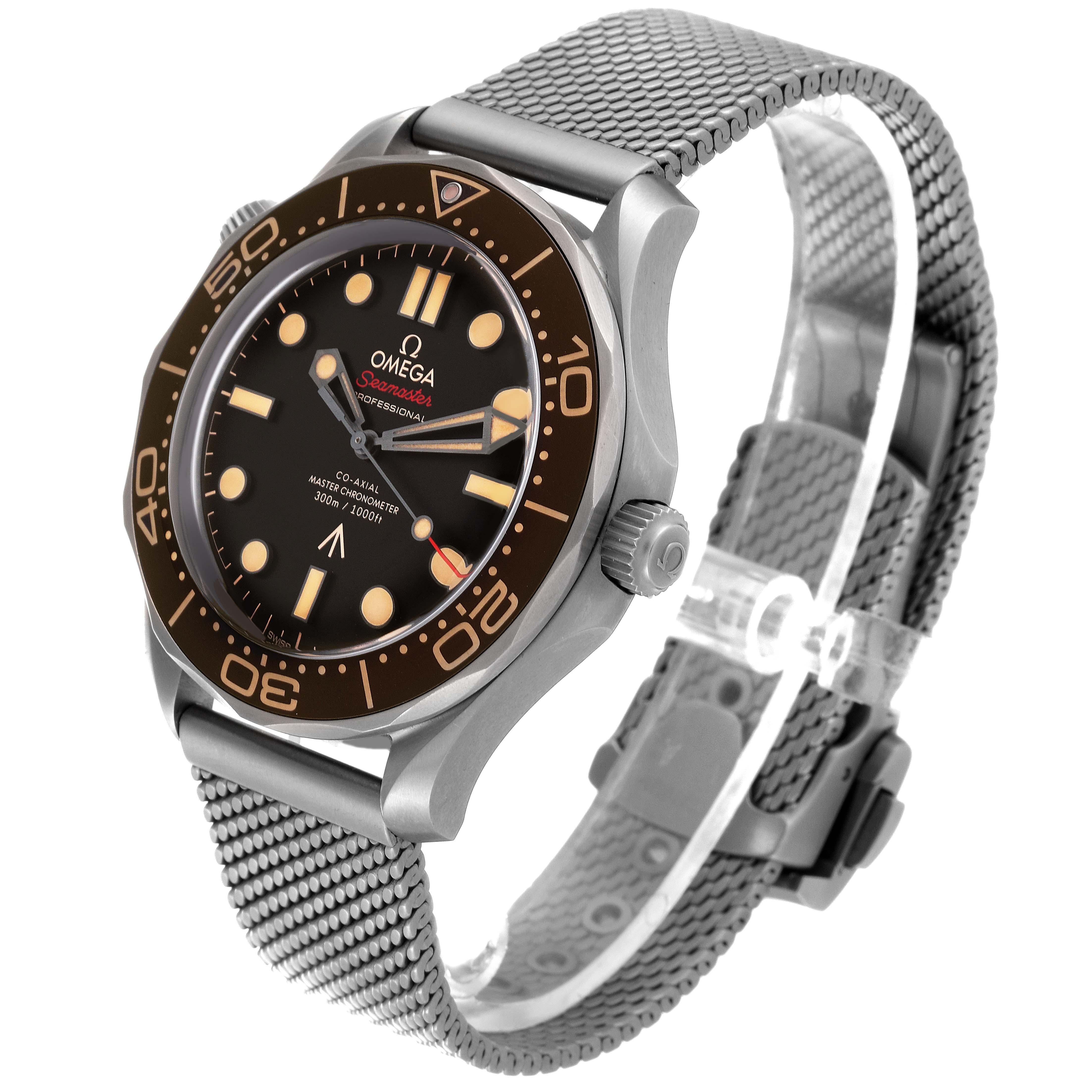  Omega Seamaster 007 Edition Titanium Montre pour hommes 210.92.42.20.01.001 non portée Pour hommes 
