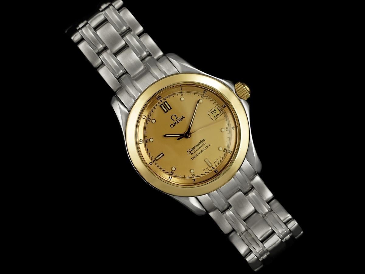 Omega Seamaster 120M Divers Automatic SS & 18K Gold Watch - Mint with Boxes In Excellent Condition For Sale In Suwanee, GA