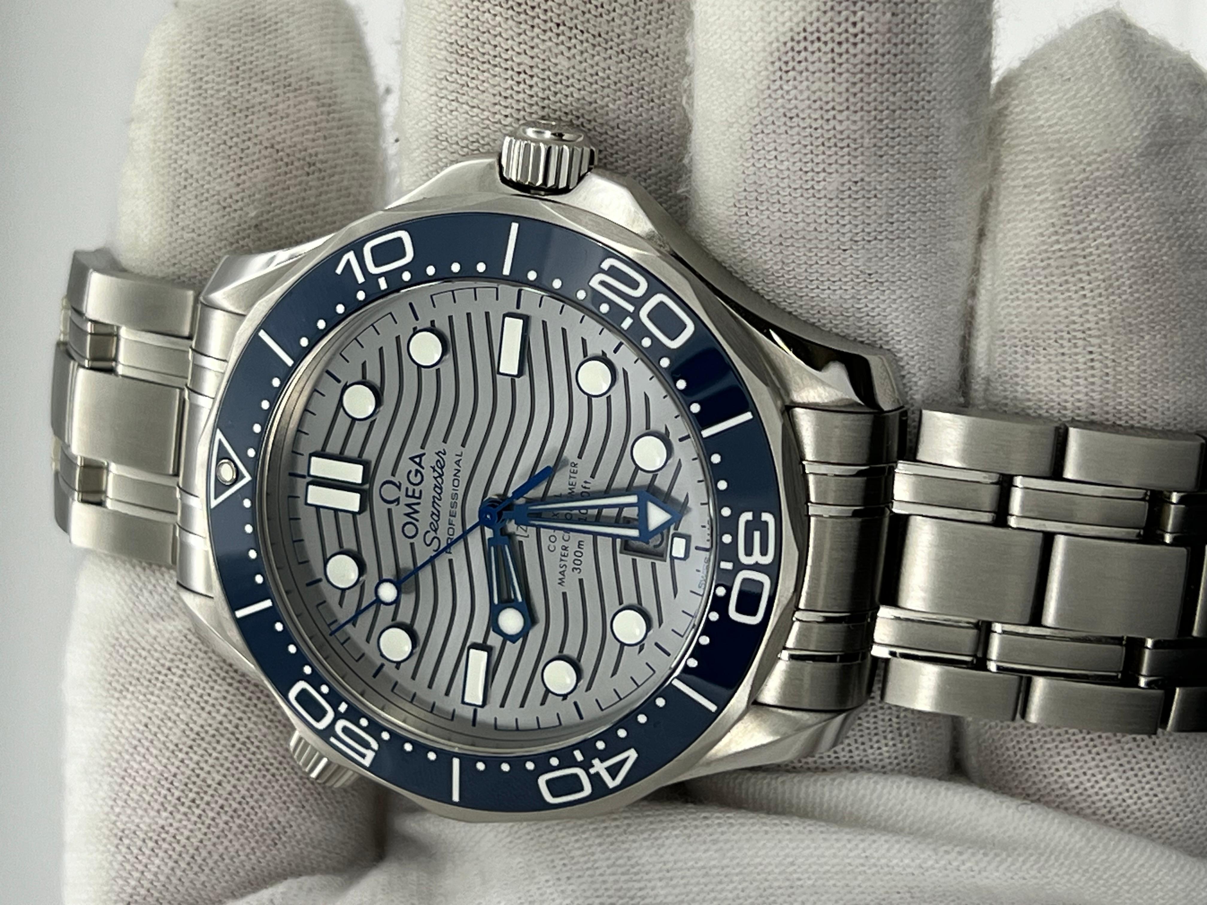 Omega Seamaster 210.30.42.20.06.001 Ceramic Blue Bezel Grey Dial Steel Box Paper en vente 6