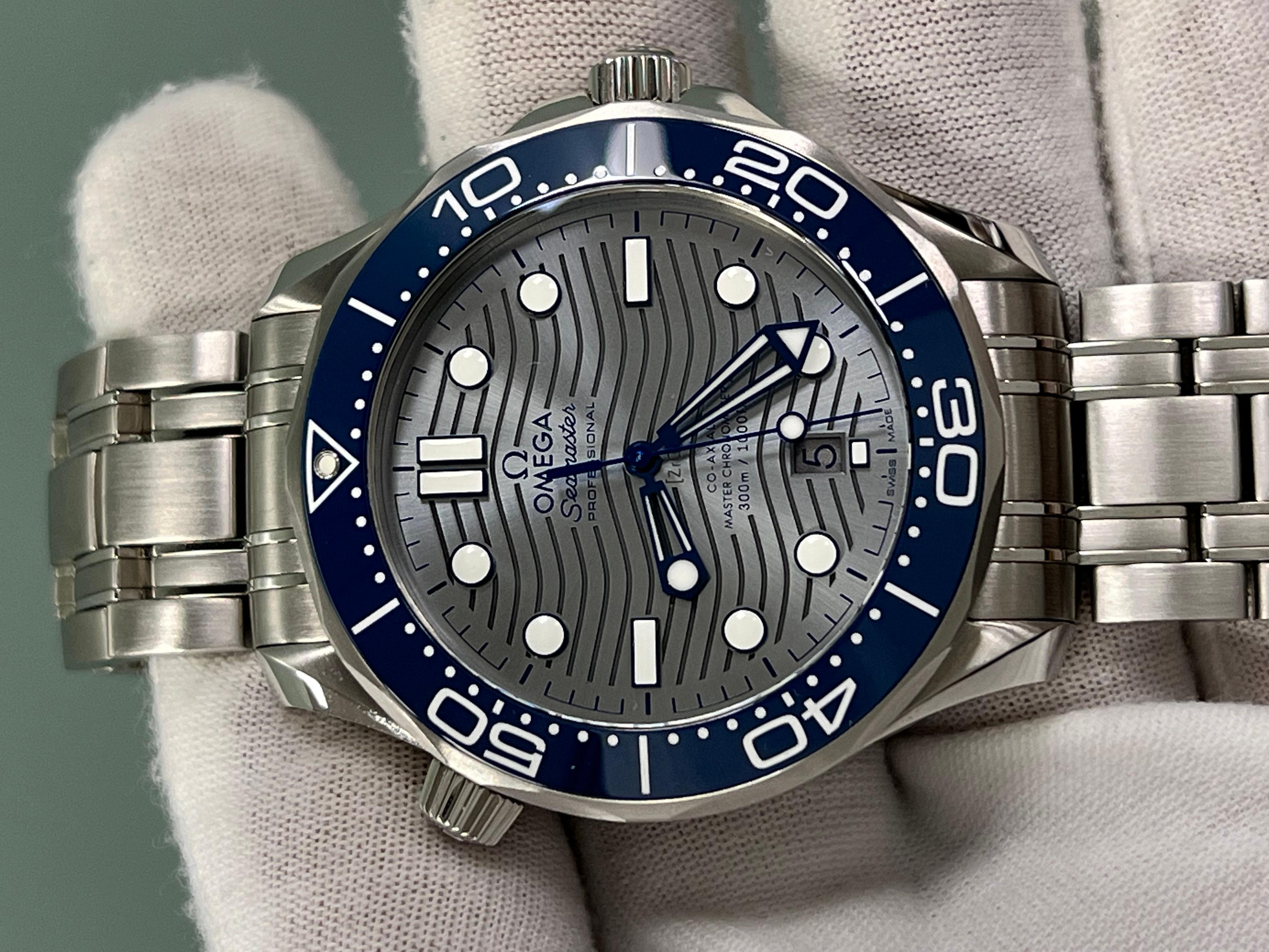 Omega Seamaster 210.30.42.20.06.001 Ceramic Blue Bezel Grey Dial Steel Box Paper Excellent état - En vente à San Diego, CA