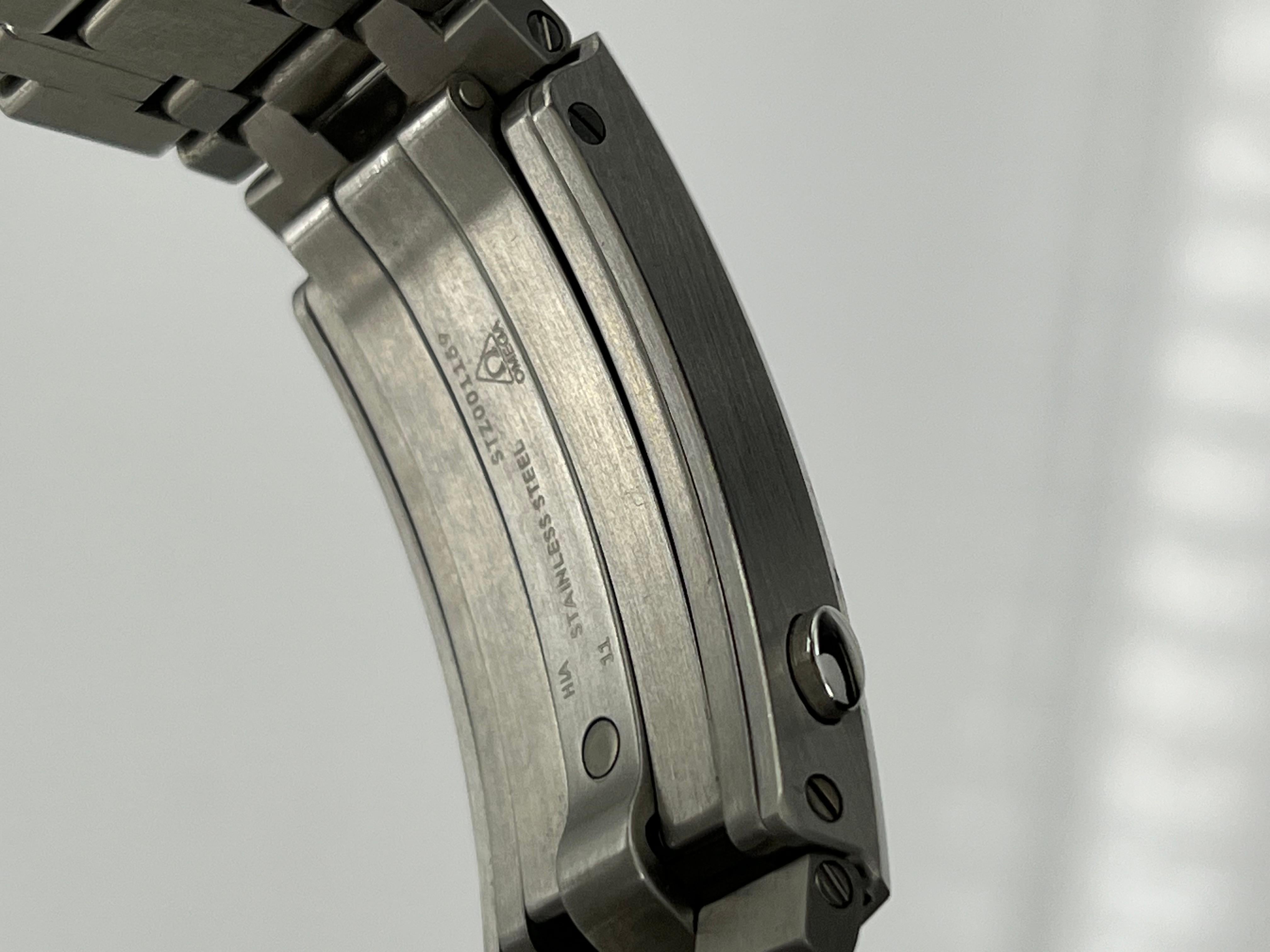 Omega Seamaster 210.30.42.20.06.001 Ceramic Blue Bezel Grey Dial Steel Box Paper en vente 3