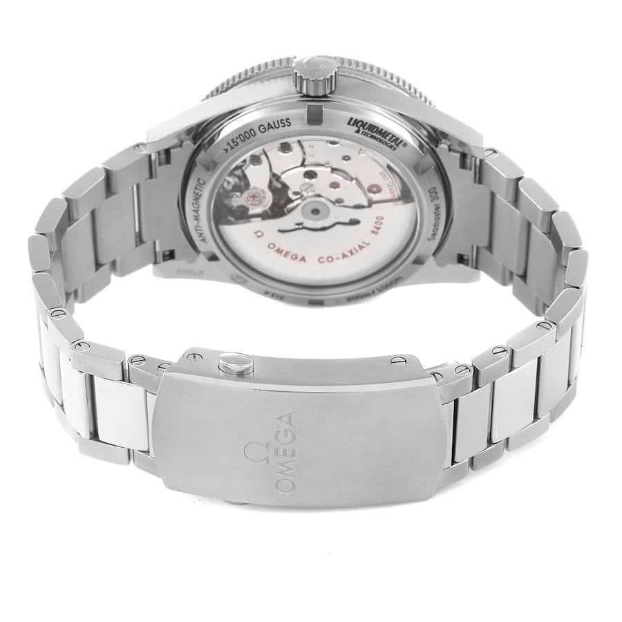 Omega Seamaster 300 Blue Dial Titanium Watch 233.90.41.21.03.001 Box Card en vente 3